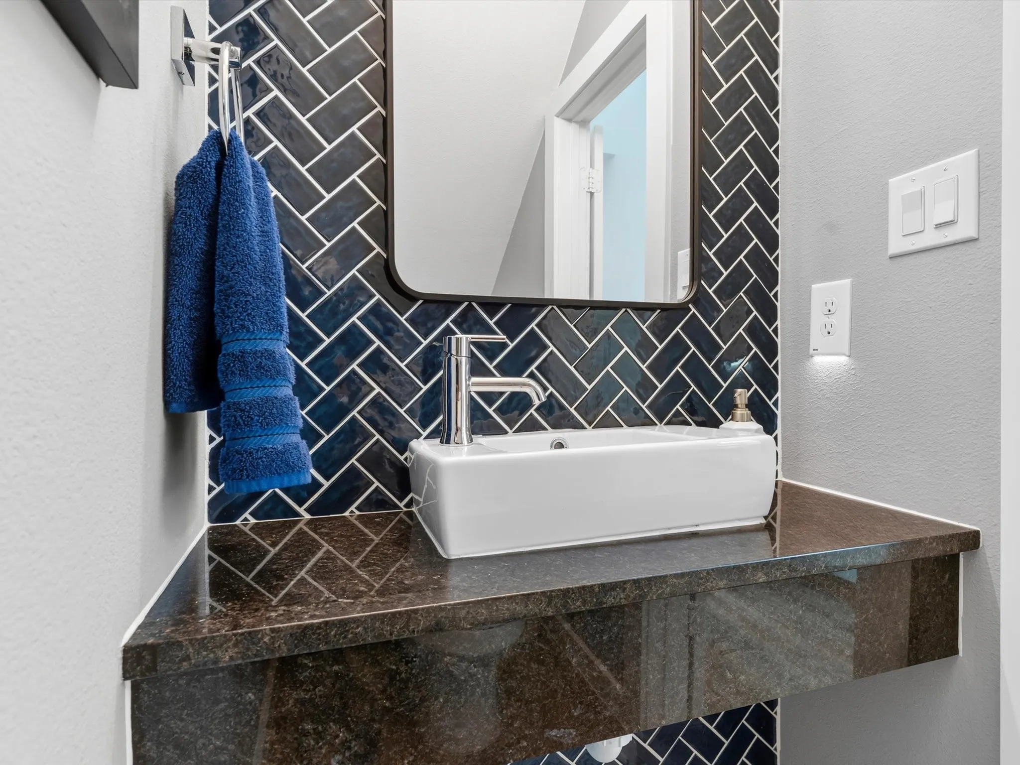 Single Family Residence For Sale in Tarrant County , 1313 Tillery Court, Grapevine, Texas 76051, 3 Bedroom, 3 Bathroom, 2 Garage spaces, 2,065 Sqft, built in 2023, mls#21335861, Real Estate Agent in Grapevine, Homes For Sale in Tarrant county, Homes For Sale in Grapevine, Realtor in Grapevine Texas, Real Estate Brokerage Independent Realty Texas, Luminita Cordes Realtor
