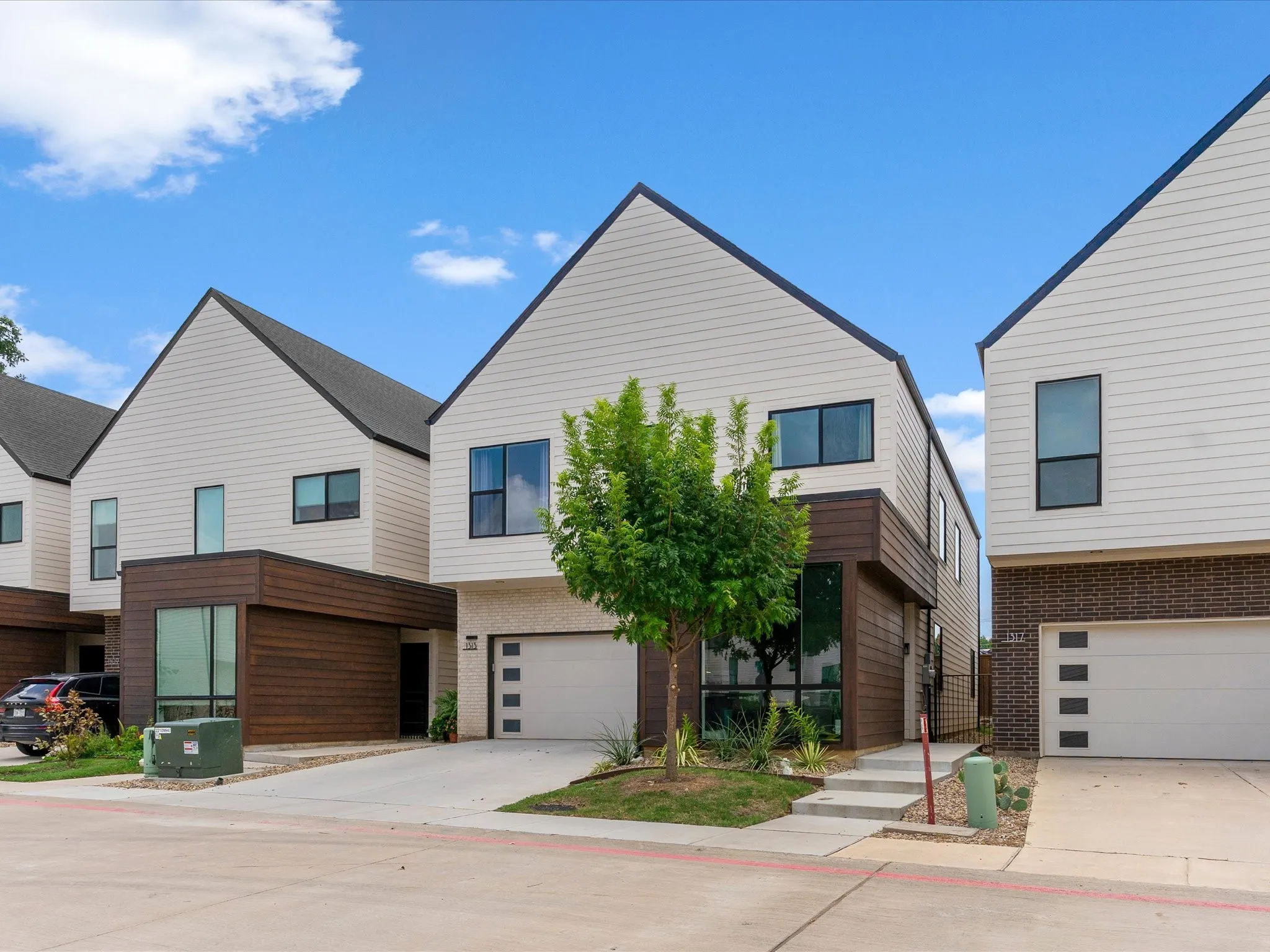 Single Family Residence For Sale in Tarrant County , 1313 Tillery Court, Grapevine, Texas 76051, 3 Bedroom, 3 Bathroom, 2 Garage spaces, 2,065 Sqft, built in 2023, mls#21335861, Real Estate Agent in Grapevine, Homes For Sale in Tarrant county, Homes For Sale in Grapevine, Realtor in Grapevine Texas, Real Estate Brokerage Independent Realty Texas, Luminita Cordes Realtor