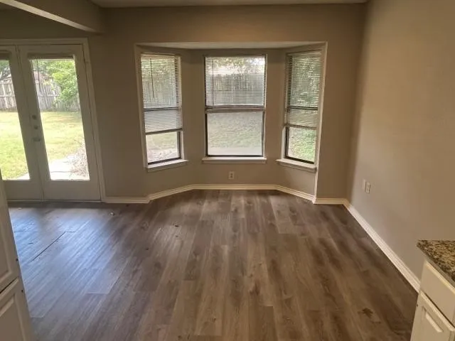 Single Family Residence For Sale in Tarrant County , 934 Robinwood Drive, Arlington, Texas 76017, 3 Bedroom, 2 Bathroom, 2 Garage spaces, 1,938 Sqft, built in 1985, mls#21335868, Real Estate Agent in Arlington, Homes For Sale in Tarrant county, Homes For Sale in Arlington, Realtor in Arlington Texas, Real Estate Brokerage Independent Realty Texas, Luminita Cordes Realtor