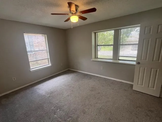 Single Family Residence For Sale in Tarrant County , 934 Robinwood Drive, Arlington, Texas 76017, 3 Bedroom, 2 Bathroom, 2 Garage spaces, 1,938 Sqft, built in 1985, mls#21335868, Real Estate Agent in Arlington, Homes For Sale in Tarrant county, Homes For Sale in Arlington, Realtor in Arlington Texas, Real Estate Brokerage Independent Realty Texas, Luminita Cordes Realtor