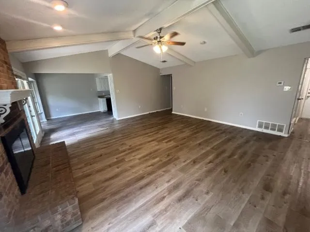 Single Family Residence For Sale in Tarrant County , 934 Robinwood Drive, Arlington, Texas 76017, 3 Bedroom, 2 Bathroom, 2 Garage spaces, 1,938 Sqft, built in 1985, mls#21335868, Real Estate Agent in Arlington, Homes For Sale in Tarrant county, Homes For Sale in Arlington, Realtor in Arlington Texas, Real Estate Brokerage Independent Realty Texas, Luminita Cordes Realtor