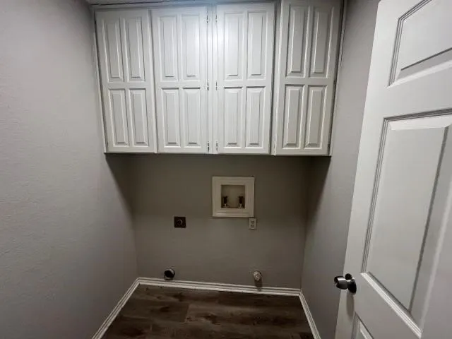 Single Family Residence For Sale in Tarrant County , 934 Robinwood Drive, Arlington, Texas 76017, 3 Bedroom, 2 Bathroom, 2 Garage spaces, 1,938 Sqft, built in 1985, mls#21335868, Real Estate Agent in Arlington, Homes For Sale in Tarrant county, Homes For Sale in Arlington, Realtor in Arlington Texas, Real Estate Brokerage Independent Realty Texas, Luminita Cordes Realtor
