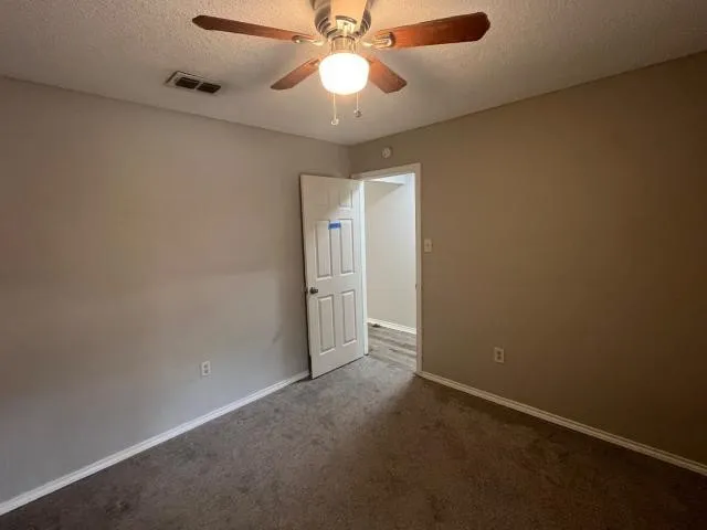 Single Family Residence For Sale in Tarrant County , 934 Robinwood Drive, Arlington, Texas 76017, 3 Bedroom, 2 Bathroom, 2 Garage spaces, 1,938 Sqft, built in 1985, mls#21335868, Real Estate Agent in Arlington, Homes For Sale in Tarrant county, Homes For Sale in Arlington, Realtor in Arlington Texas, Real Estate Brokerage Independent Realty Texas, Luminita Cordes Realtor
