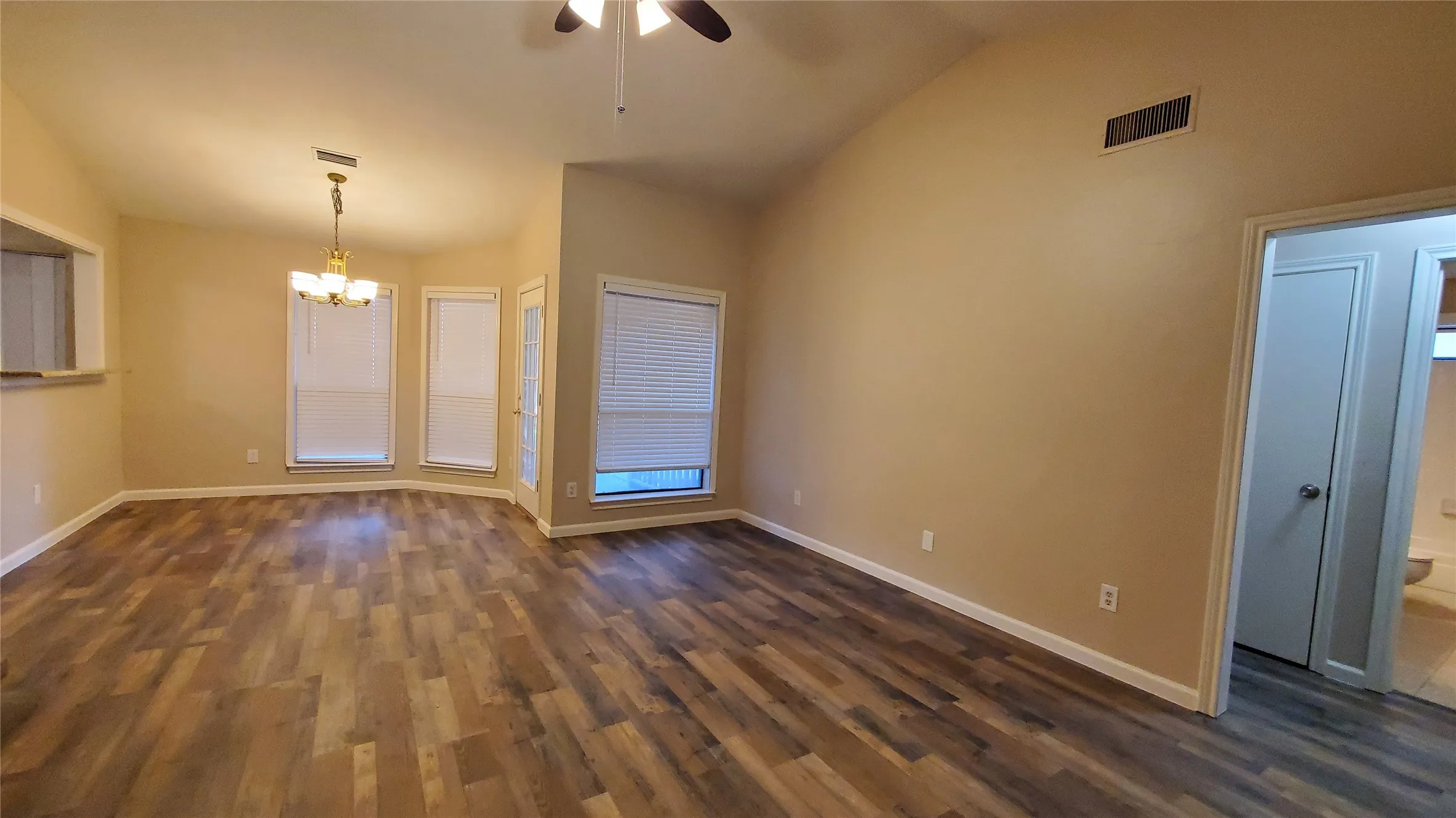 Single Family Residence For Rent in Collin County , 8440 Willow Creek Drive, Frisco, Texas 75034, 4 Bedroom, 2 Bathroom, 2 Garage spaces, 1,540 Sqft, built in 1986, mls#21335871, Real Estate Agent in Frisco, Homes For Rent in Collin county, Homes For Rent in Frisco, Realtor in Frisco Texas, Real Estate Brokerage Independent Realty Texas, Luminita Cordes Realtor