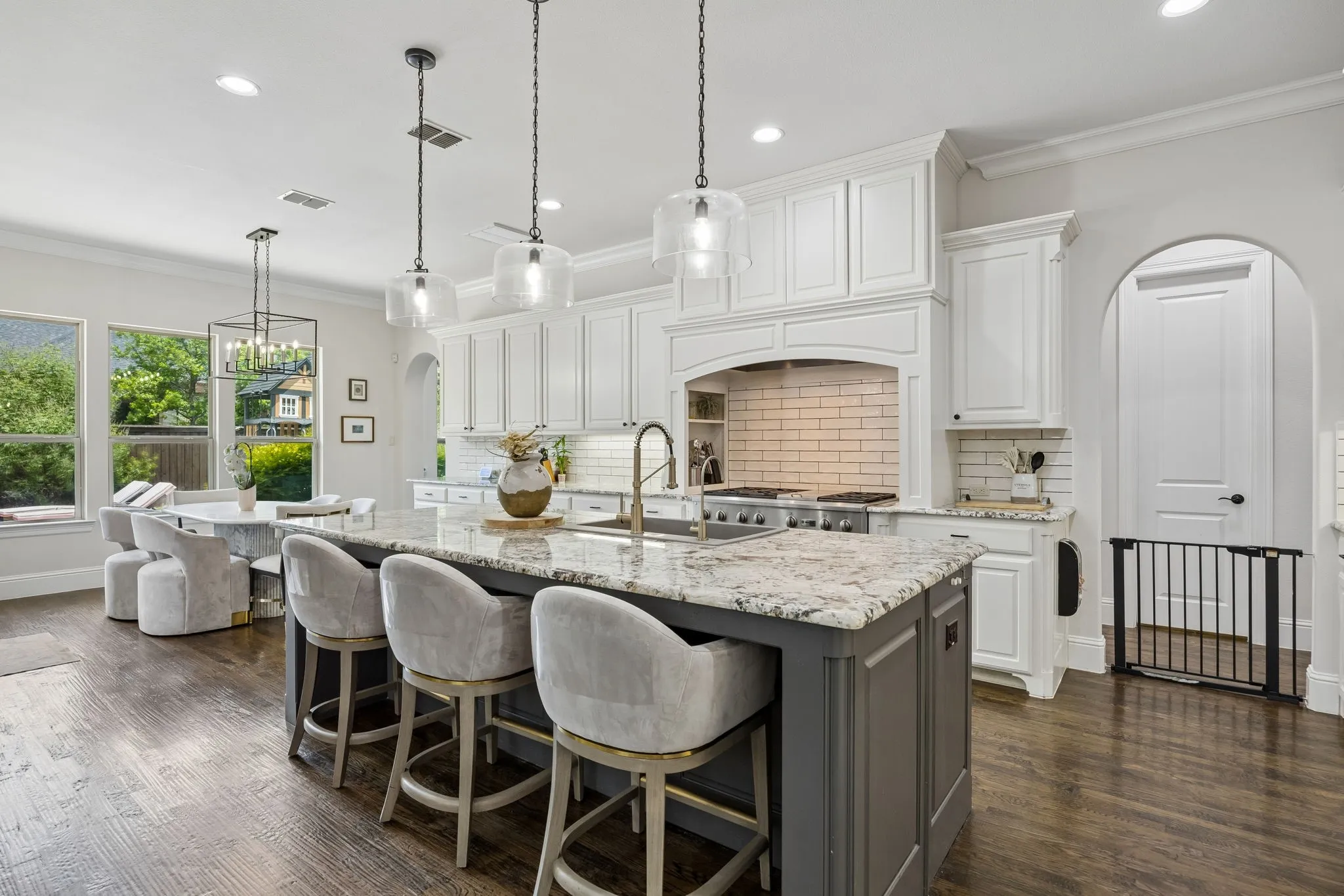 Single Family Residence For Sale in Denton County , 3812 Shady Creek Court, Frisco, Texas 75033, 4 Bedroom, 5 Bathroom, 3 Garage spaces, 4,569 Sqft, built in 2014, mls#21333021, Real Estate Agent in Frisco, Homes For Sale in Denton county, Homes For Sale in Frisco, Realtor in Frisco Texas, Real Estate Brokerage Independent Realty Texas, Luminita Cordes Realtor