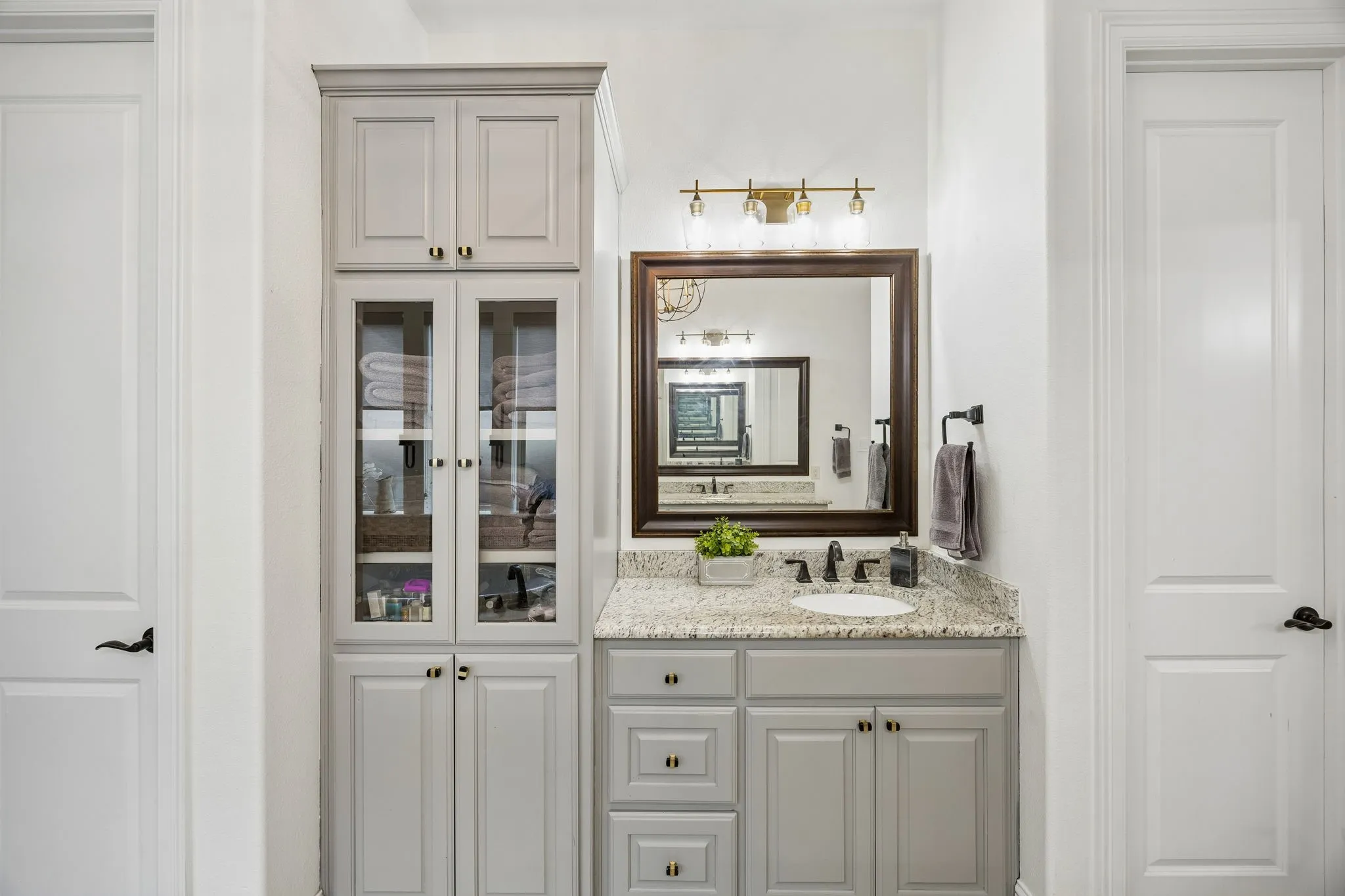 Single Family Residence For Sale in Denton County , 3812 Shady Creek Court, Frisco, Texas 75033, 4 Bedroom, 5 Bathroom, 3 Garage spaces, 4,569 Sqft, built in 2014, mls#21333021, Real Estate Agent in Frisco, Homes For Sale in Denton county, Homes For Sale in Frisco, Realtor in Frisco Texas, Real Estate Brokerage Independent Realty Texas, Luminita Cordes Realtor