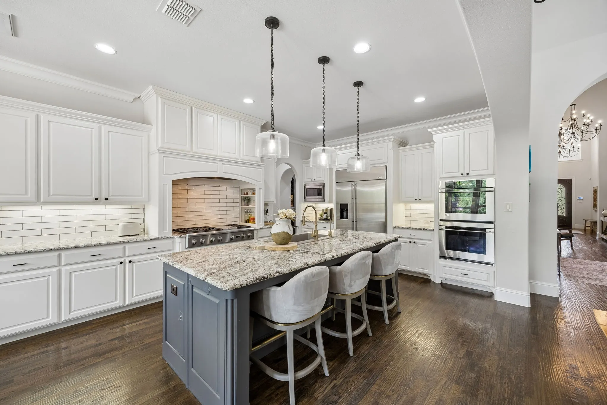 Single Family Residence For Sale in Denton County , 3812 Shady Creek Court, Frisco, Texas 75033, 4 Bedroom, 5 Bathroom, 3 Garage spaces, 4,569 Sqft, built in 2014, mls#21333021, Real Estate Agent in Frisco, Homes For Sale in Denton county, Homes For Sale in Frisco, Realtor in Frisco Texas, Real Estate Brokerage Independent Realty Texas, Luminita Cordes Realtor