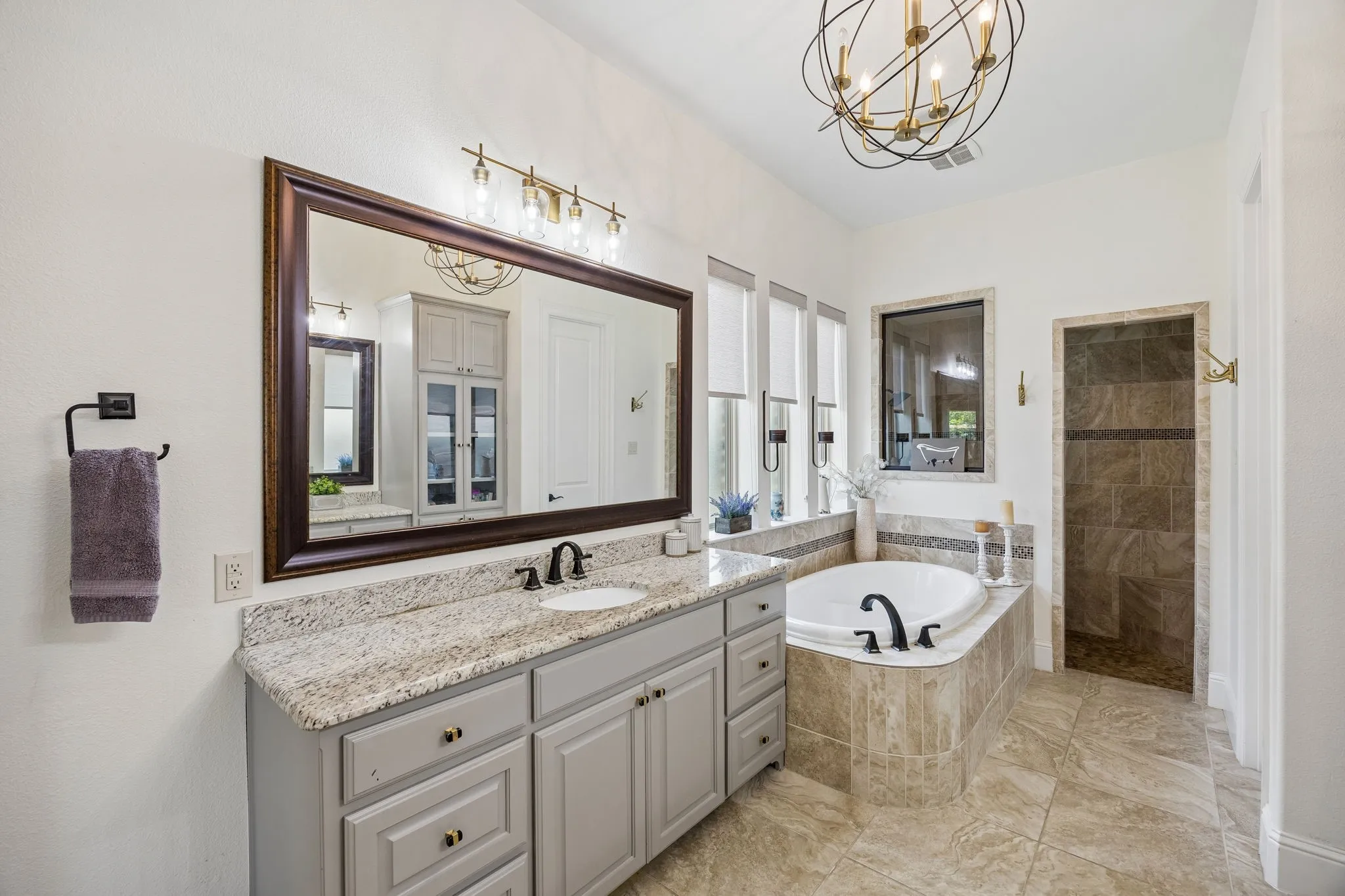 Single Family Residence For Sale in Denton County , 3812 Shady Creek Court, Frisco, Texas 75033, 4 Bedroom, 5 Bathroom, 3 Garage spaces, 4,569 Sqft, built in 2014, mls#21333021, Real Estate Agent in Frisco, Homes For Sale in Denton county, Homes For Sale in Frisco, Realtor in Frisco Texas, Real Estate Brokerage Independent Realty Texas, Luminita Cordes Realtor