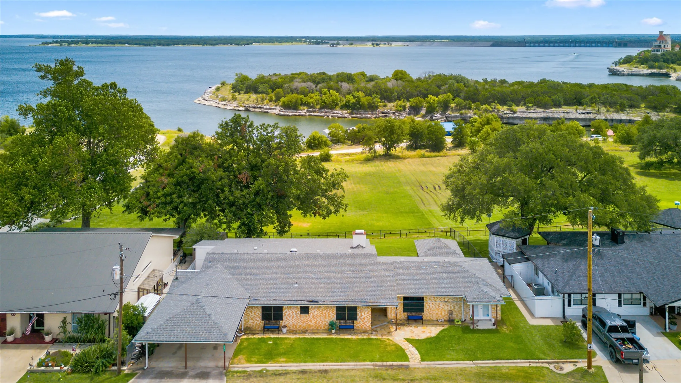 Single Family Residence For Sale in Bosque County , 181 County Road 1747, Clifton, Texas 76634, 3 Bedroom, 2 Bathroom, Garage spaces, 2,760 Sqft, built in 1970, mls#21335875, Real Estate Agent in Clifton, Homes For Sale in Bosque county, Homes For Sale in Clifton, Realtor in Clifton Texas, Real Estate Brokerage Independent Realty Texas, Luminita Cordes Realtor