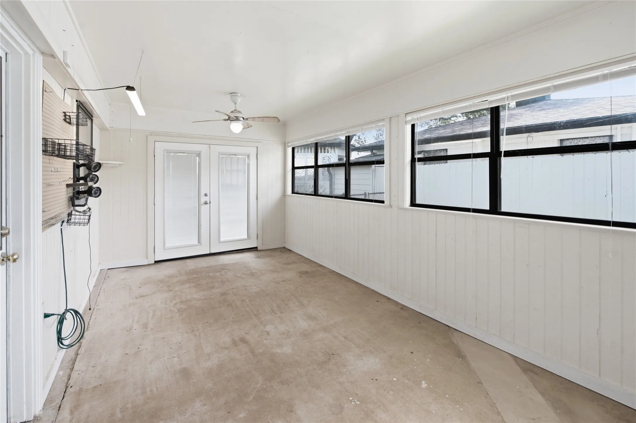 Single Family Residence For Sale in Bosque County , 181 County Road 1747, Clifton, Texas 76634, 3 Bedroom, 2 Bathroom, Garage spaces, 2,760 Sqft, built in 1970, mls#21335875, Real Estate Agent in Clifton, Homes For Sale in Bosque county, Homes For Sale in Clifton, Realtor in Clifton Texas, Real Estate Brokerage Independent Realty Texas, Luminita Cordes Realtor