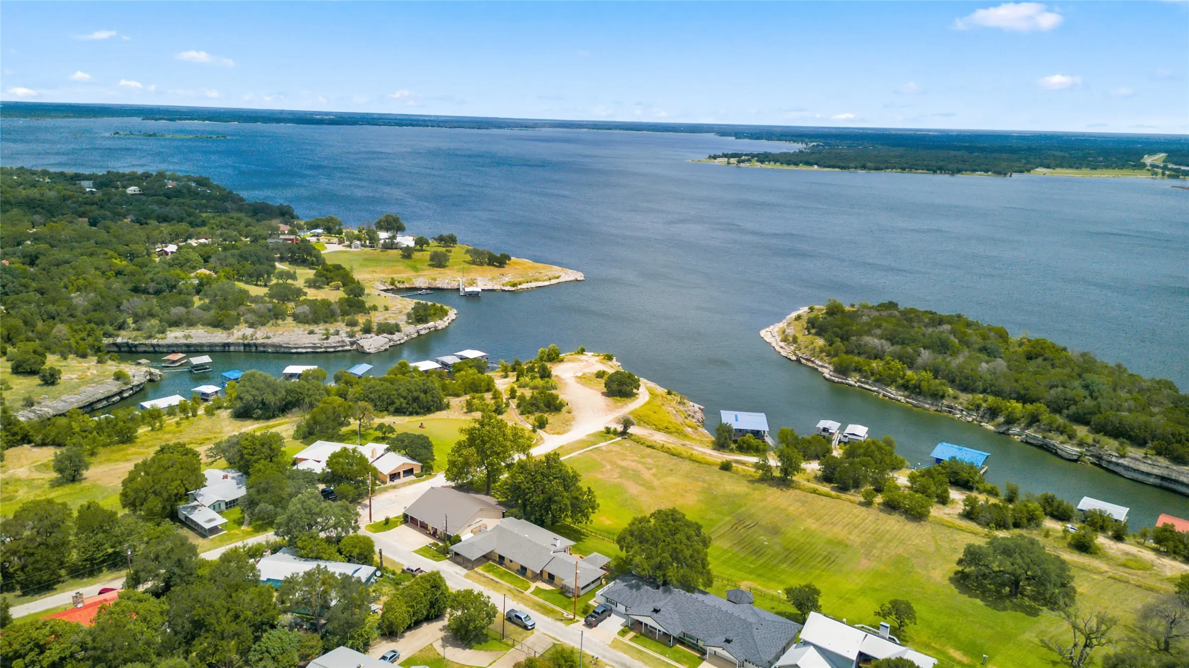 Single Family Residence For Sale in Bosque County , 181 County Road 1747, Clifton, Texas 76634, 3 Bedroom, 2 Bathroom, Garage spaces, 2,760 Sqft, built in 1970, mls#21335875, Real Estate Agent in Clifton, Homes For Sale in Bosque county, Homes For Sale in Clifton, Realtor in Clifton Texas, Real Estate Brokerage Independent Realty Texas, Luminita Cordes Realtor