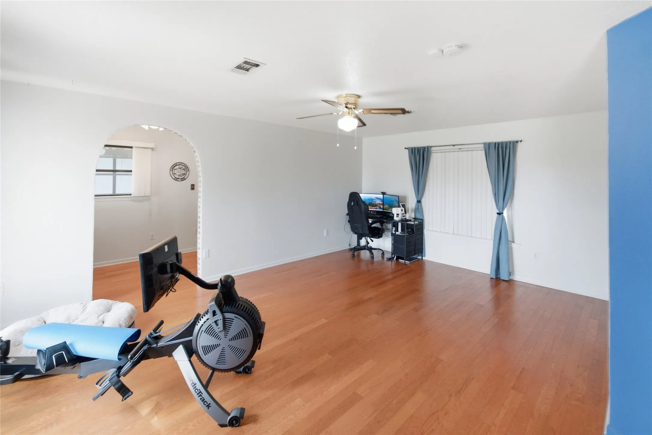 Single Family Residence For Sale in Bosque County , 181 County Road 1747, Clifton, Texas 76634, 3 Bedroom, 2 Bathroom, Garage spaces, 2,760 Sqft, built in 1970, mls#21335875, Real Estate Agent in Clifton, Homes For Sale in Bosque county, Homes For Sale in Clifton, Realtor in Clifton Texas, Real Estate Brokerage Independent Realty Texas, Luminita Cordes Realtor