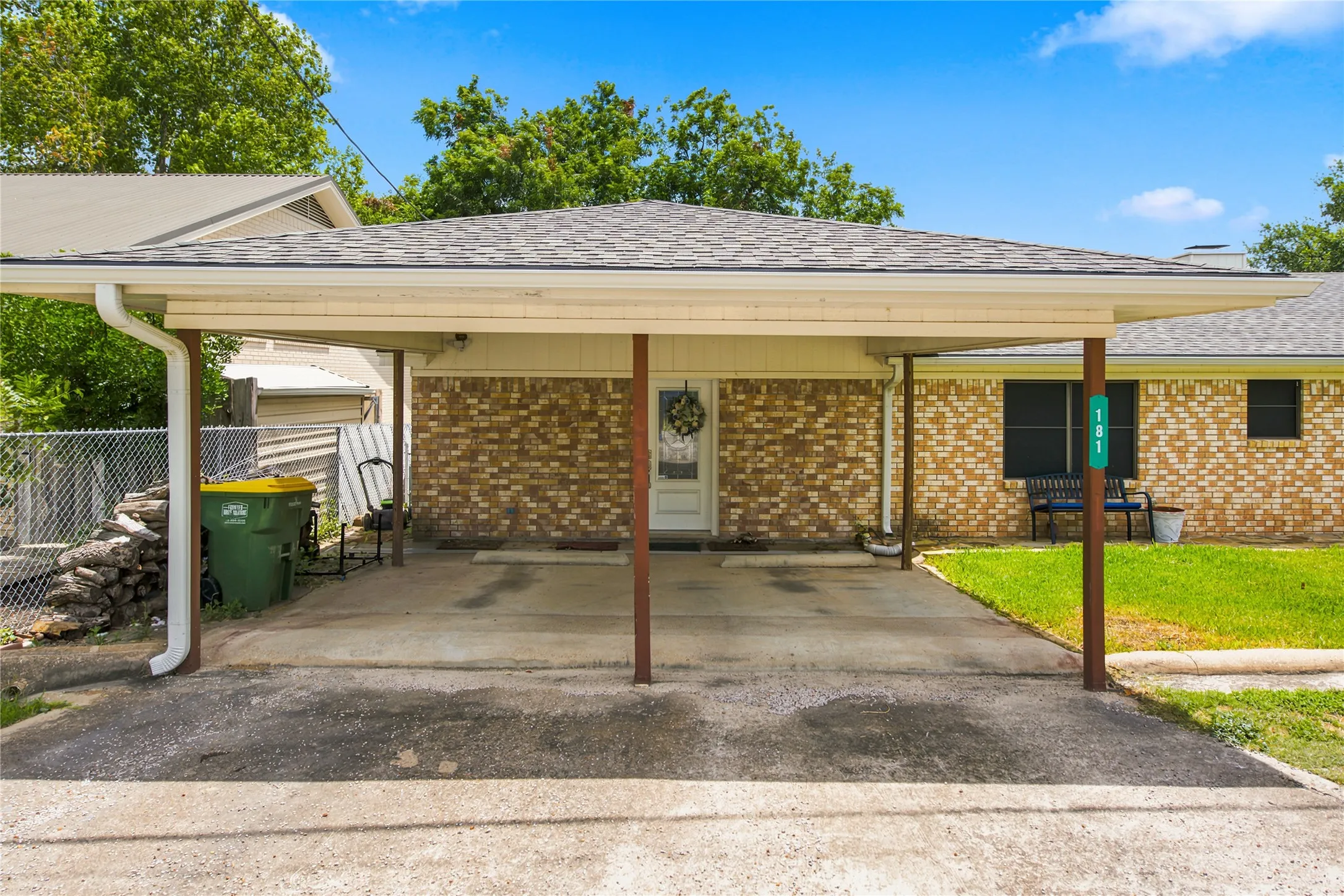 Single Family Residence For Sale in Bosque County , 181 County Road 1747, Clifton, Texas 76634, 3 Bedroom, 2 Bathroom, Garage spaces, 2,760 Sqft, built in 1970, mls#21335875, Real Estate Agent in Clifton, Homes For Sale in Bosque county, Homes For Sale in Clifton, Realtor in Clifton Texas, Real Estate Brokerage Independent Realty Texas, Luminita Cordes Realtor