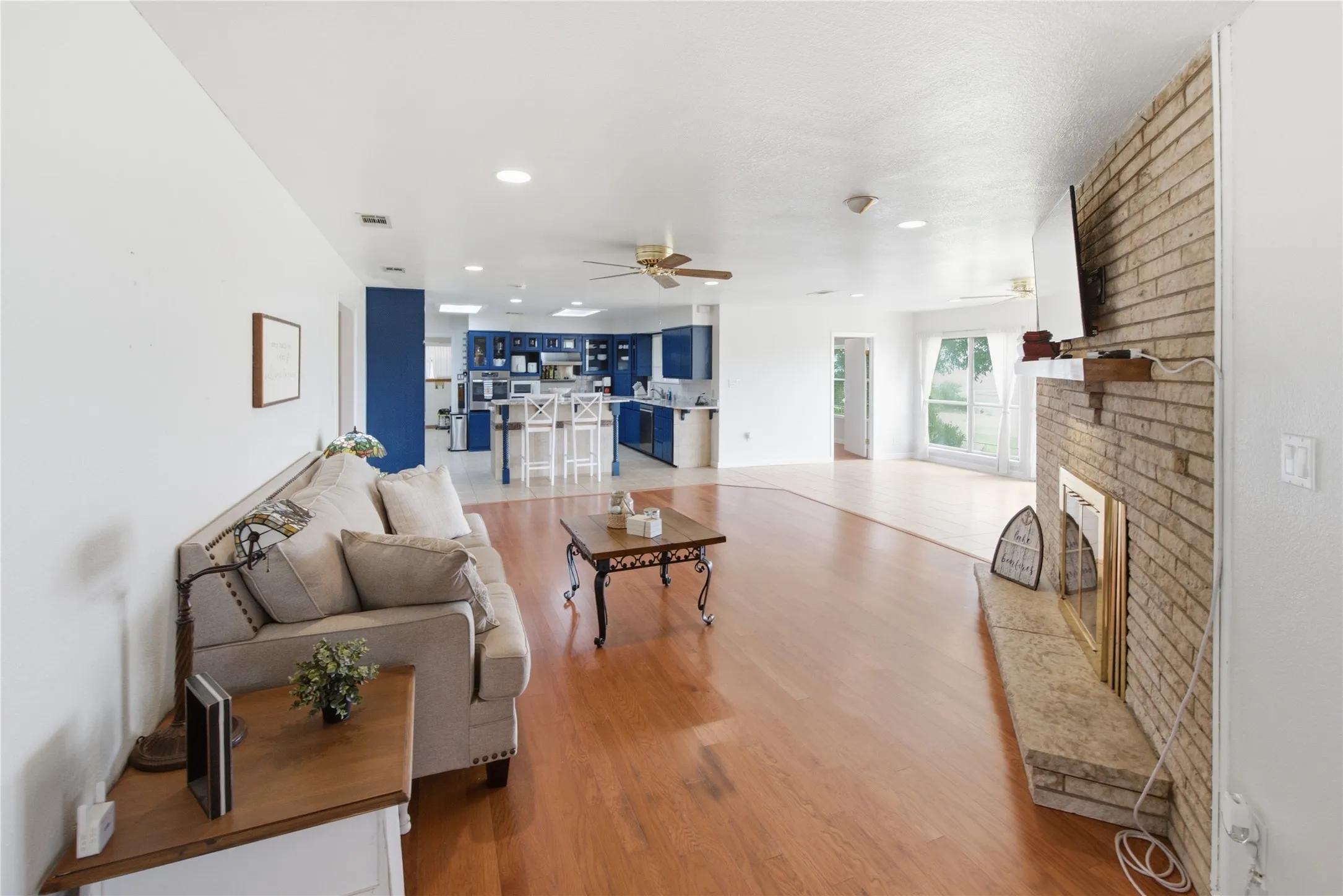Single Family Residence For Sale in Bosque County , 181 County Road 1747, Clifton, Texas 76634, 3 Bedroom, 2 Bathroom, Garage spaces, 2,760 Sqft, built in 1970, mls#21335875, Real Estate Agent in Clifton, Homes For Sale in Bosque county, Homes For Sale in Clifton, Realtor in Clifton Texas, Real Estate Brokerage Independent Realty Texas, Luminita Cordes Realtor