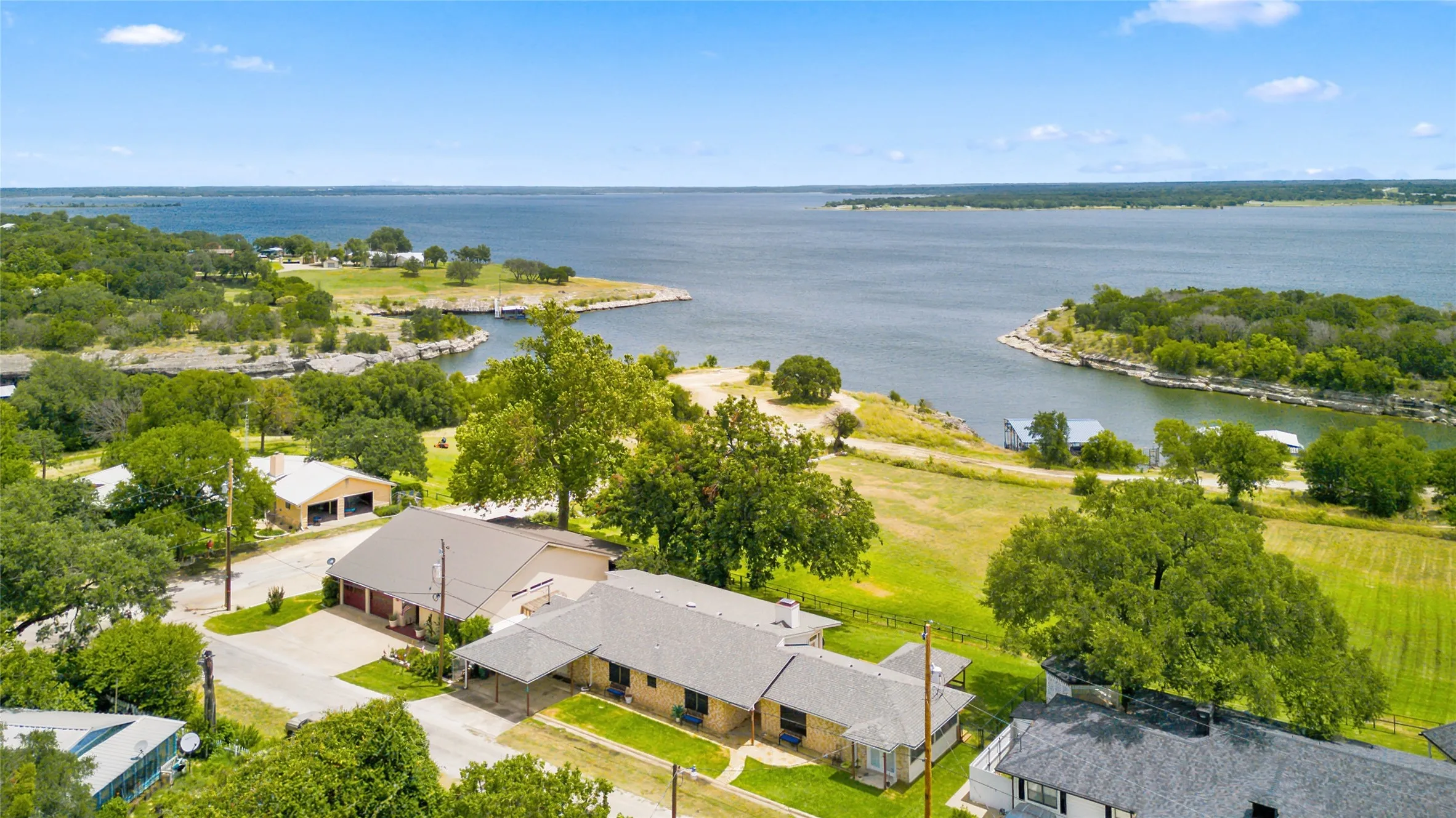 Single Family Residence For Sale in Bosque County , 181 County Road 1747, Clifton, Texas 76634, 3 Bedroom, 2 Bathroom, Garage spaces, 2,760 Sqft, built in 1970, mls#21335875, Real Estate Agent in Clifton, Homes For Sale in Bosque county, Homes For Sale in Clifton, Realtor in Clifton Texas, Real Estate Brokerage Independent Realty Texas, Luminita Cordes Realtor