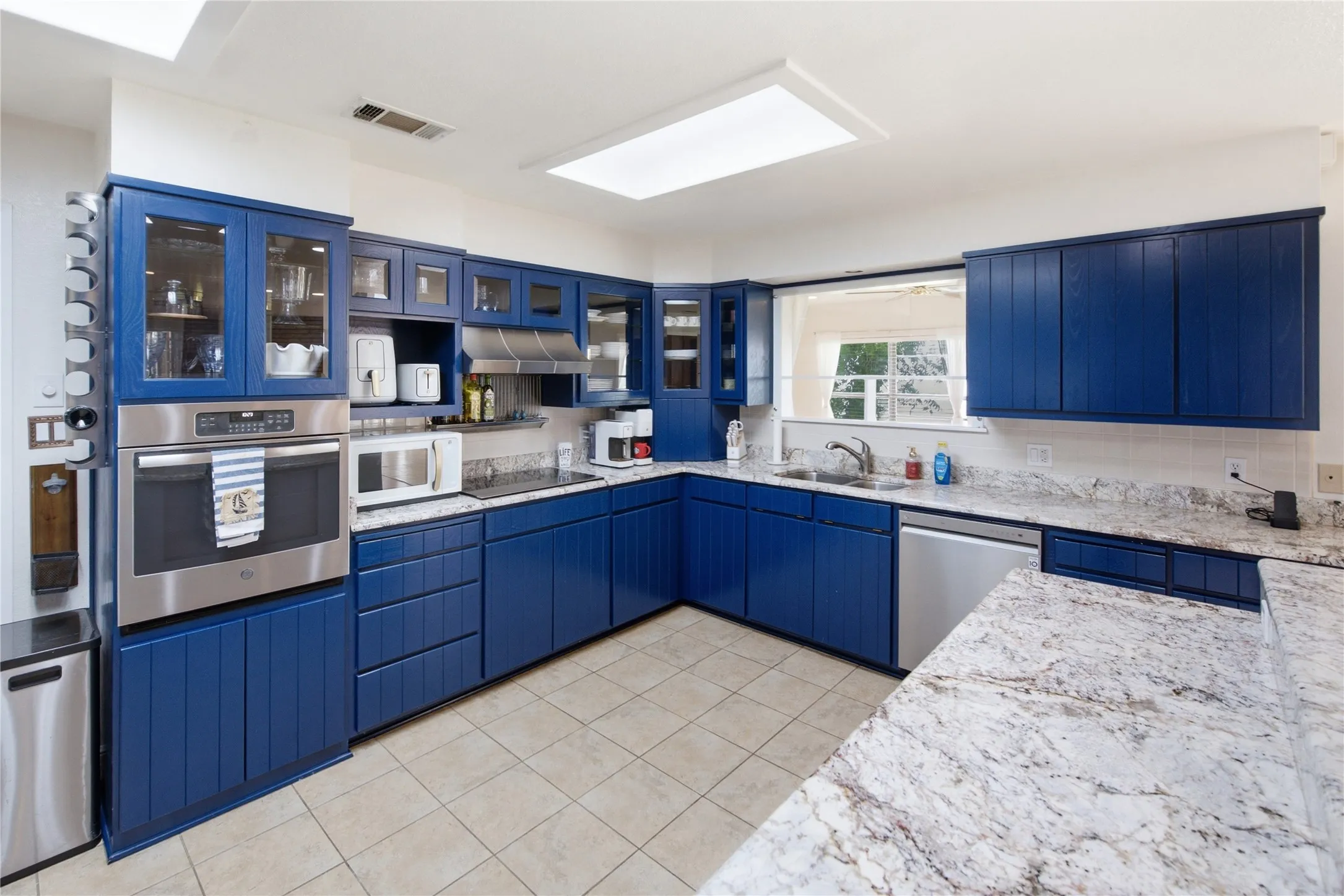 Single Family Residence For Sale in Bosque County , 181 County Road 1747, Clifton, Texas 76634, 3 Bedroom, 2 Bathroom, Garage spaces, 2,760 Sqft, built in 1970, mls#21335875, Real Estate Agent in Clifton, Homes For Sale in Bosque county, Homes For Sale in Clifton, Realtor in Clifton Texas, Real Estate Brokerage Independent Realty Texas, Luminita Cordes Realtor