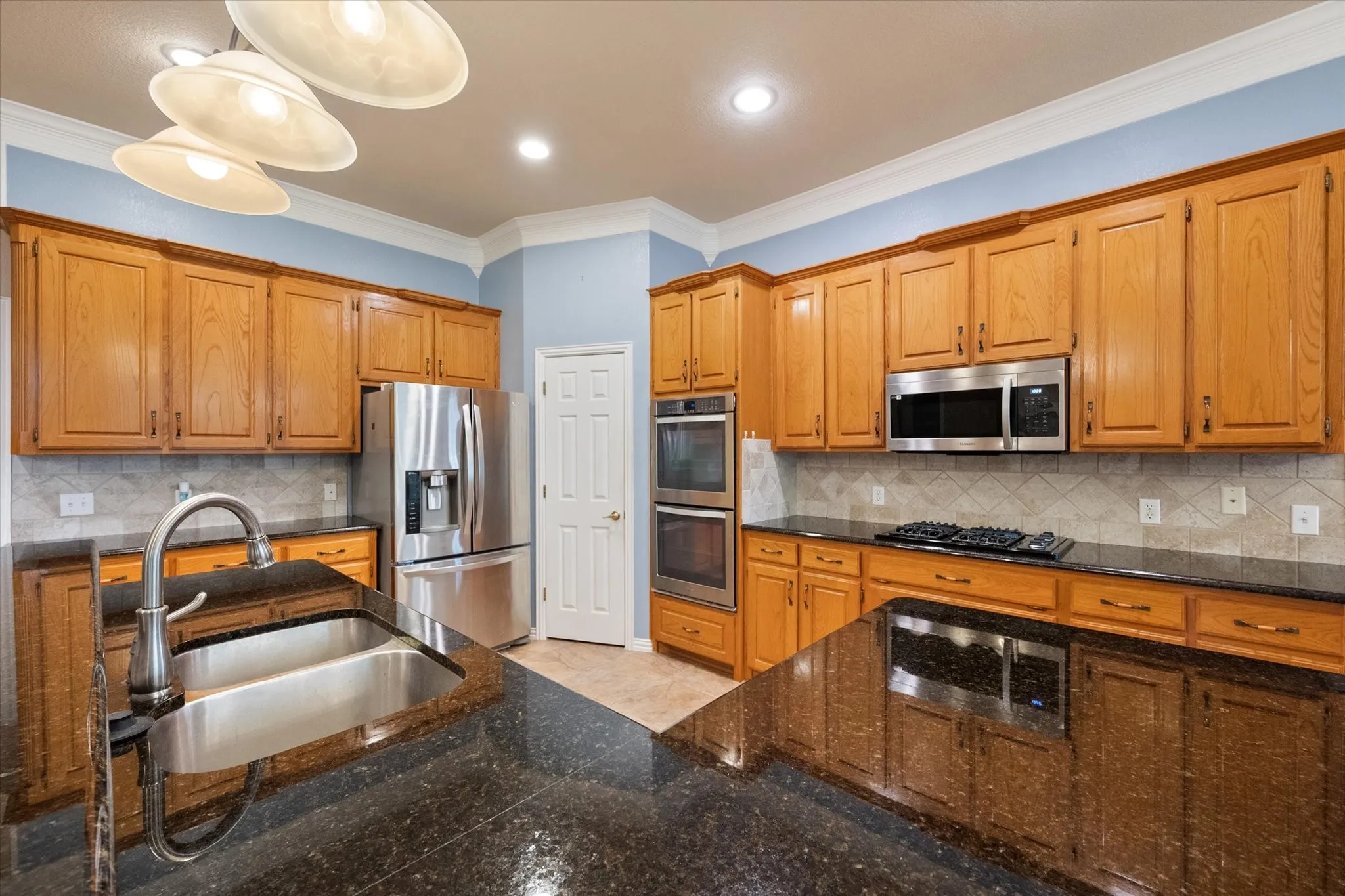 Single Family Residence For Sale in Tarrant County , 8904 Thornway Drive, North Richland Hills, Texas 76182, 4 Bedroom, 3 Bathroom, 3 Garage spaces, 3,029 Sqft, built in 1996, mls#21335704, Real Estate Agent in North Richland Hills, Homes For Sale in Tarrant county, Homes For Sale in North Richland Hills, Realtor in North Richland Hills Texas, Real Estate Brokerage Independent Realty Texas, Luminita Cordes Realtor