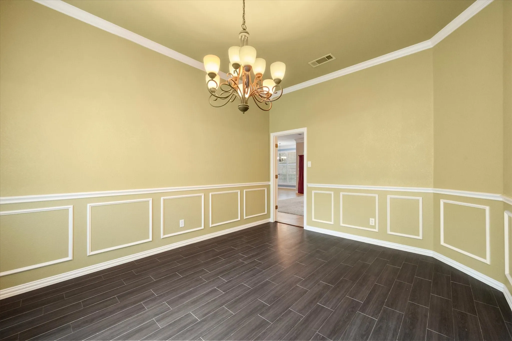 Single Family Residence For Sale in Tarrant County , 8904 Thornway Drive, North Richland Hills, Texas 76182, 4 Bedroom, 3 Bathroom, 3 Garage spaces, 3,029 Sqft, built in 1996, mls#21335704, Real Estate Agent in North Richland Hills, Homes For Sale in Tarrant county, Homes For Sale in North Richland Hills, Realtor in North Richland Hills Texas, Real Estate Brokerage Independent Realty Texas, Luminita Cordes Realtor