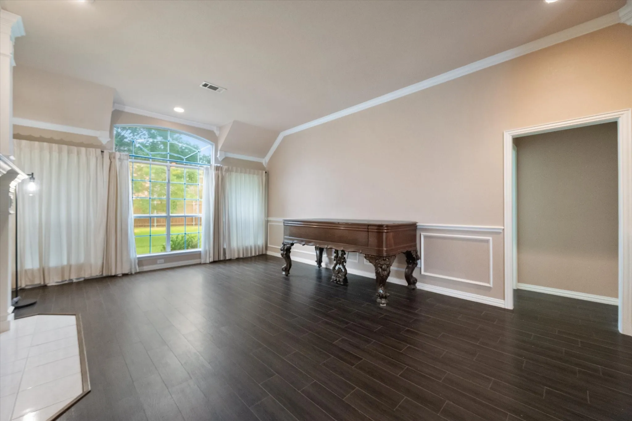 Single Family Residence For Sale in Tarrant County , 8904 Thornway Drive, North Richland Hills, Texas 76182, 4 Bedroom, 3 Bathroom, 3 Garage spaces, 3,029 Sqft, built in 1996, mls#21335704, Real Estate Agent in North Richland Hills, Homes For Sale in Tarrant county, Homes For Sale in North Richland Hills, Realtor in North Richland Hills Texas, Real Estate Brokerage Independent Realty Texas, Luminita Cordes Realtor