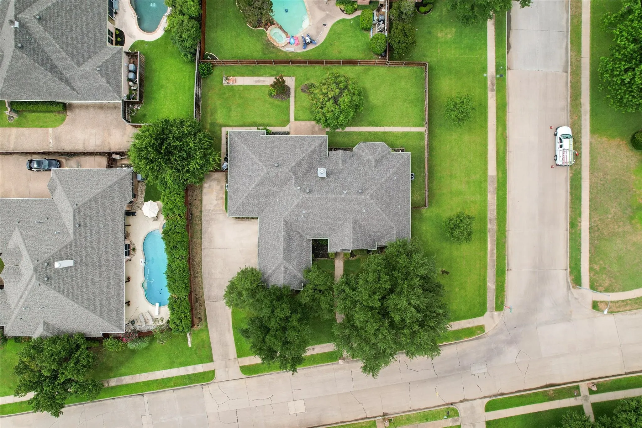 Single Family Residence For Sale in Tarrant County , 8904 Thornway Drive, North Richland Hills, Texas 76182, 4 Bedroom, 3 Bathroom, 3 Garage spaces, 3,029 Sqft, built in 1996, mls#21335704, Real Estate Agent in North Richland Hills, Homes For Sale in Tarrant county, Homes For Sale in North Richland Hills, Realtor in North Richland Hills Texas, Real Estate Brokerage Independent Realty Texas, Luminita Cordes Realtor