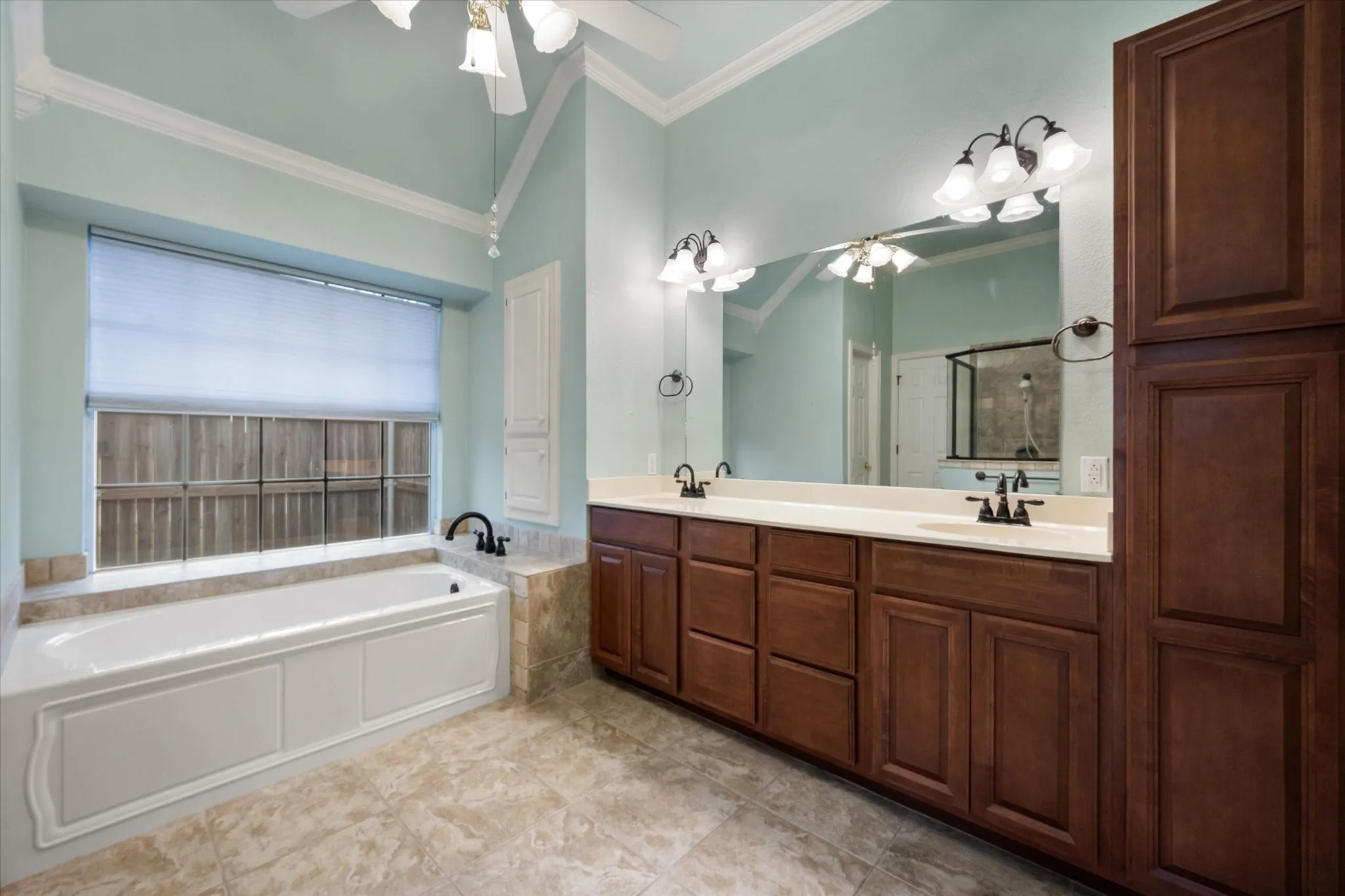 Single Family Residence For Sale in Tarrant County , 8904 Thornway Drive, North Richland Hills, Texas 76182, 4 Bedroom, 3 Bathroom, 3 Garage spaces, 3,029 Sqft, built in 1996, mls#21335704, Real Estate Agent in North Richland Hills, Homes For Sale in Tarrant county, Homes For Sale in North Richland Hills, Realtor in North Richland Hills Texas, Real Estate Brokerage Independent Realty Texas, Luminita Cordes Realtor