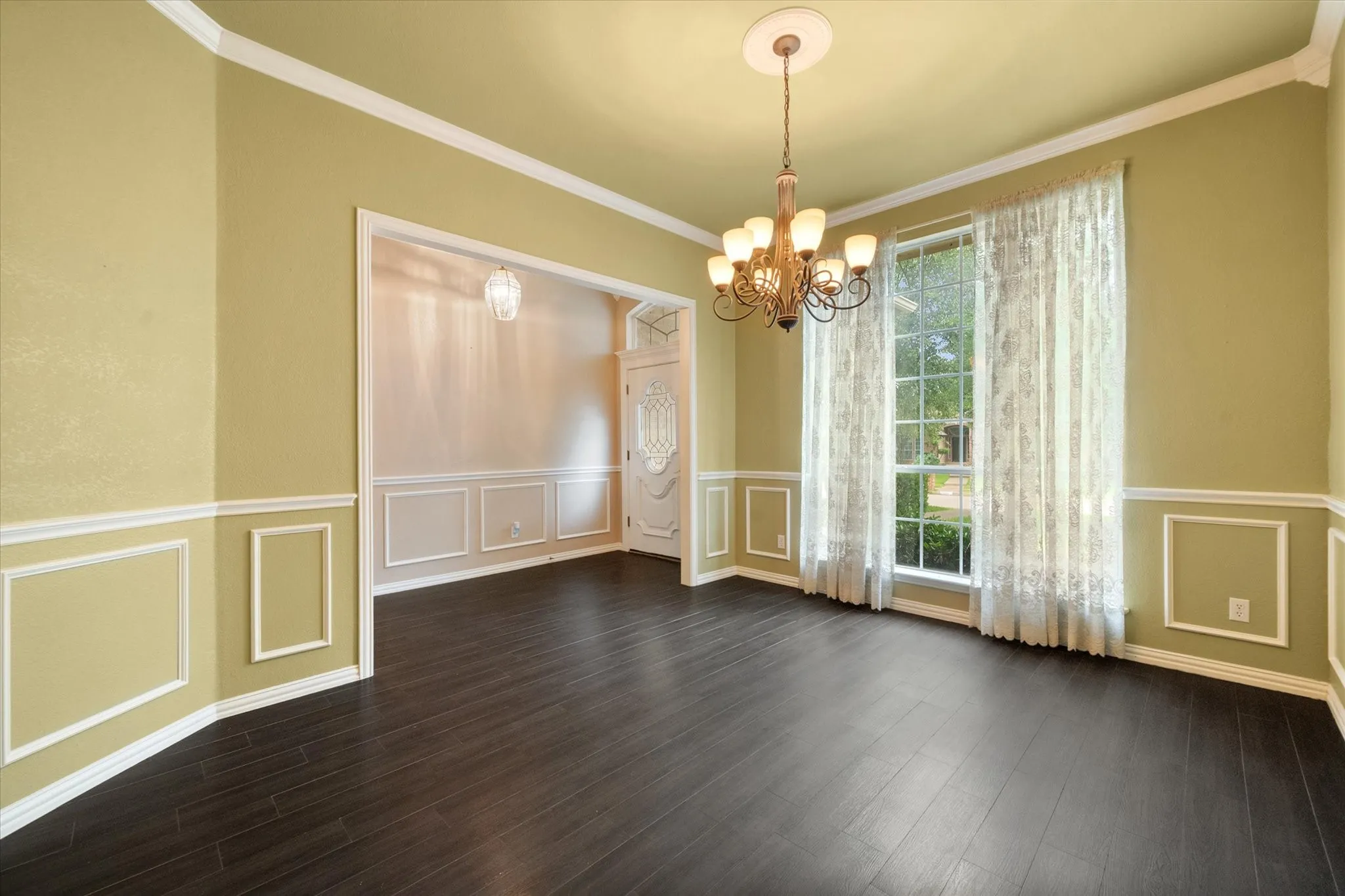 Single Family Residence For Sale in Tarrant County , 8904 Thornway Drive, North Richland Hills, Texas 76182, 4 Bedroom, 3 Bathroom, 3 Garage spaces, 3,029 Sqft, built in 1996, mls#21335704, Real Estate Agent in North Richland Hills, Homes For Sale in Tarrant county, Homes For Sale in North Richland Hills, Realtor in North Richland Hills Texas, Real Estate Brokerage Independent Realty Texas, Luminita Cordes Realtor