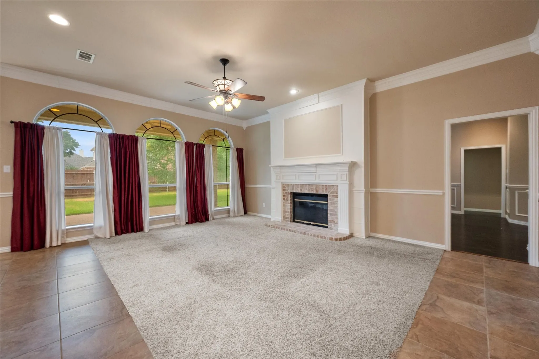 Single Family Residence For Sale in Tarrant County , 8904 Thornway Drive, North Richland Hills, Texas 76182, 4 Bedroom, 3 Bathroom, 3 Garage spaces, 3,029 Sqft, built in 1996, mls#21335704, Real Estate Agent in North Richland Hills, Homes For Sale in Tarrant county, Homes For Sale in North Richland Hills, Realtor in North Richland Hills Texas, Real Estate Brokerage Independent Realty Texas, Luminita Cordes Realtor