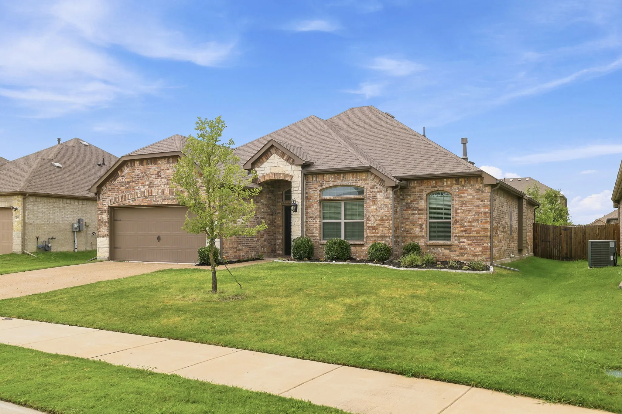 Single Family Residence For Sale in Collin County , 2911 Diamondback Drive, Melissa, Texas 75454, 3 Bedroom, 2 Bathroom, 2 Garage spaces, 1,877 Sqft, built in 2022, mls#21329035, Real Estate Agent in Melissa, Homes For Sale in Collin county, Homes For Sale in Melissa, Realtor in Melissa Texas, Real Estate Brokerage Independent Realty Texas, Luminita Cordes Realtor