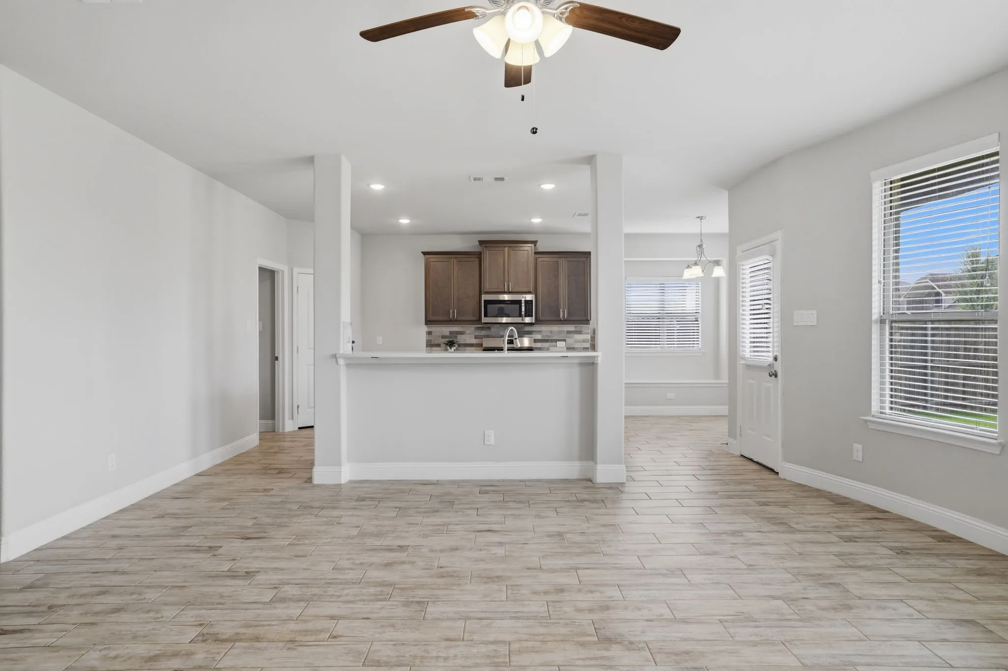 Single Family Residence For Sale in Collin County , 2911 Diamondback Drive, Melissa, Texas 75454, 3 Bedroom, 2 Bathroom, 2 Garage spaces, 1,877 Sqft, built in 2022, mls#21329035, Real Estate Agent in Melissa, Homes For Sale in Collin county, Homes For Sale in Melissa, Realtor in Melissa Texas, Real Estate Brokerage Independent Realty Texas, Luminita Cordes Realtor