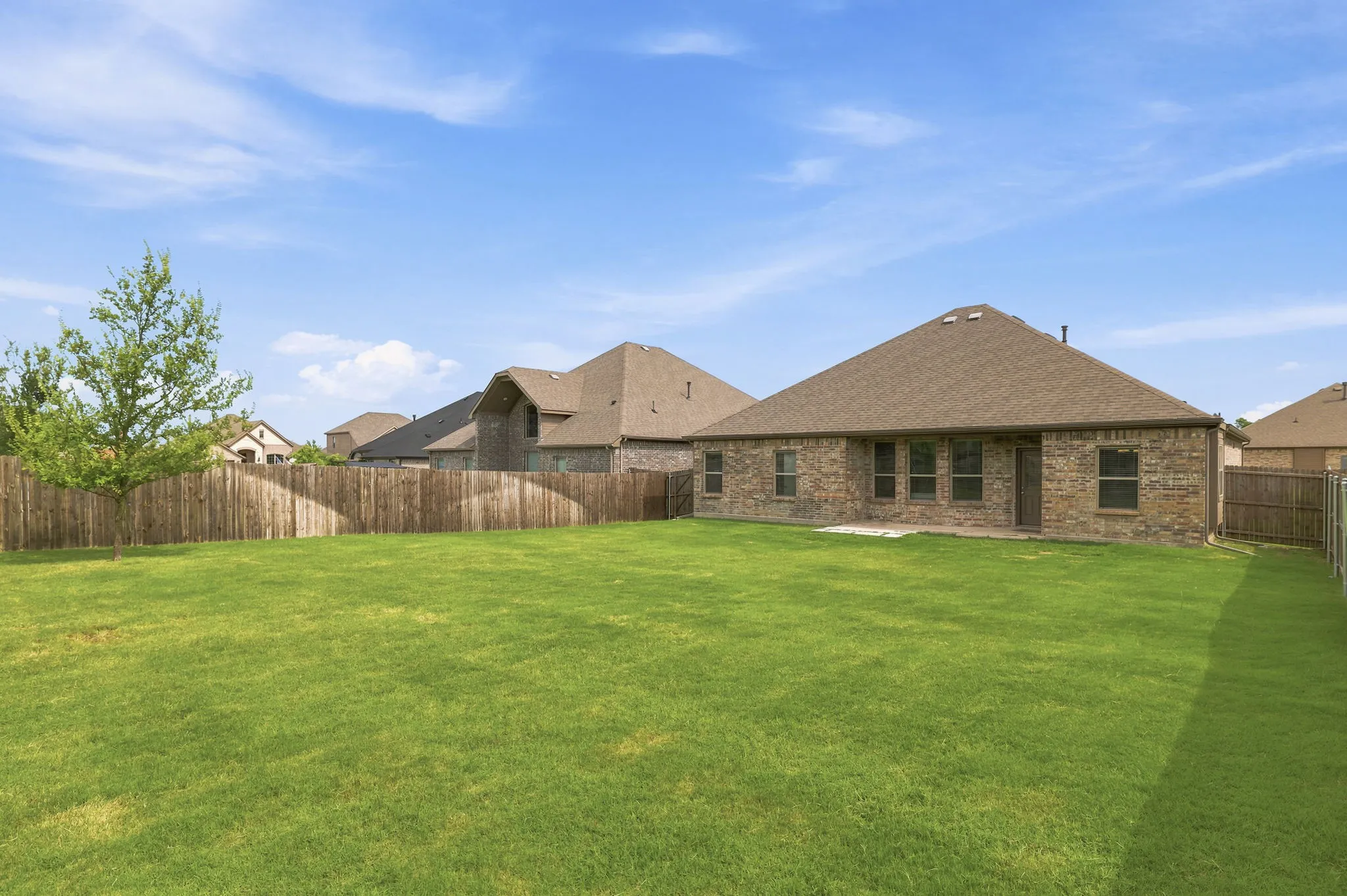 Single Family Residence For Sale in Collin County , 2911 Diamondback Drive, Melissa, Texas 75454, 3 Bedroom, 2 Bathroom, 2 Garage spaces, 1,877 Sqft, built in 2022, mls#21329035, Real Estate Agent in Melissa, Homes For Sale in Collin county, Homes For Sale in Melissa, Realtor in Melissa Texas, Real Estate Brokerage Independent Realty Texas, Luminita Cordes Realtor
