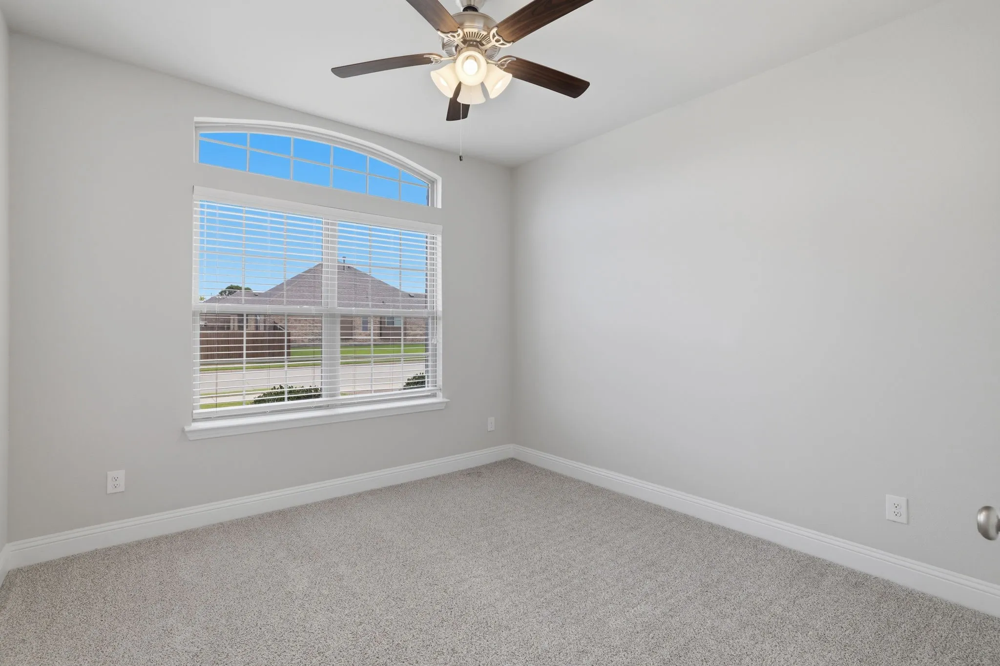 Single Family Residence For Sale in Collin County , 2911 Diamondback Drive, Melissa, Texas 75454, 3 Bedroom, 2 Bathroom, 2 Garage spaces, 1,877 Sqft, built in 2022, mls#21329035, Real Estate Agent in Melissa, Homes For Sale in Collin county, Homes For Sale in Melissa, Realtor in Melissa Texas, Real Estate Brokerage Independent Realty Texas, Luminita Cordes Realtor