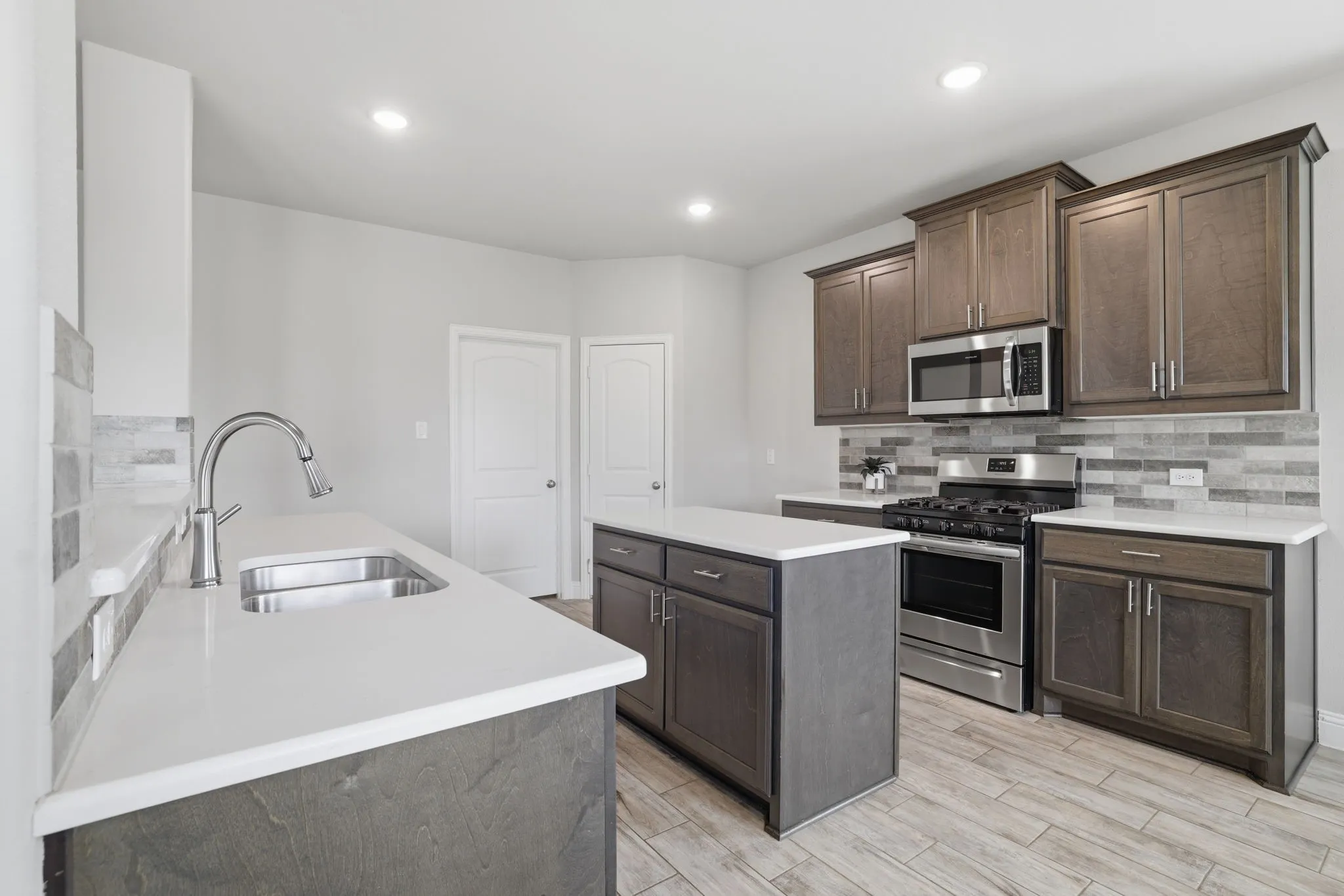 Single Family Residence For Sale in Collin County , 2911 Diamondback Drive, Melissa, Texas 75454, 3 Bedroom, 2 Bathroom, 2 Garage spaces, 1,877 Sqft, built in 2022, mls#21329035, Real Estate Agent in Melissa, Homes For Sale in Collin county, Homes For Sale in Melissa, Realtor in Melissa Texas, Real Estate Brokerage Independent Realty Texas, Luminita Cordes Realtor