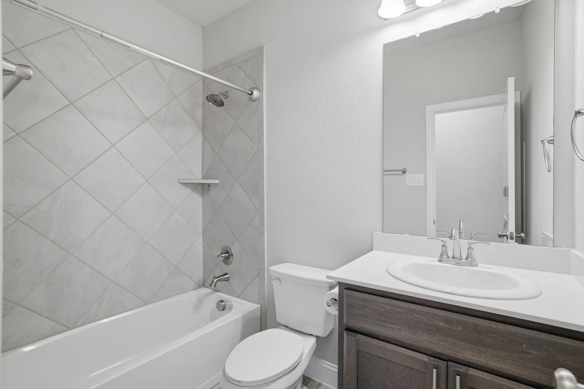 Single Family Residence For Sale in Collin County , 2911 Diamondback Drive, Melissa, Texas 75454, 3 Bedroom, 2 Bathroom, 2 Garage spaces, 1,877 Sqft, built in 2022, mls#21329035, Real Estate Agent in Melissa, Homes For Sale in Collin county, Homes For Sale in Melissa, Realtor in Melissa Texas, Real Estate Brokerage Independent Realty Texas, Luminita Cordes Realtor