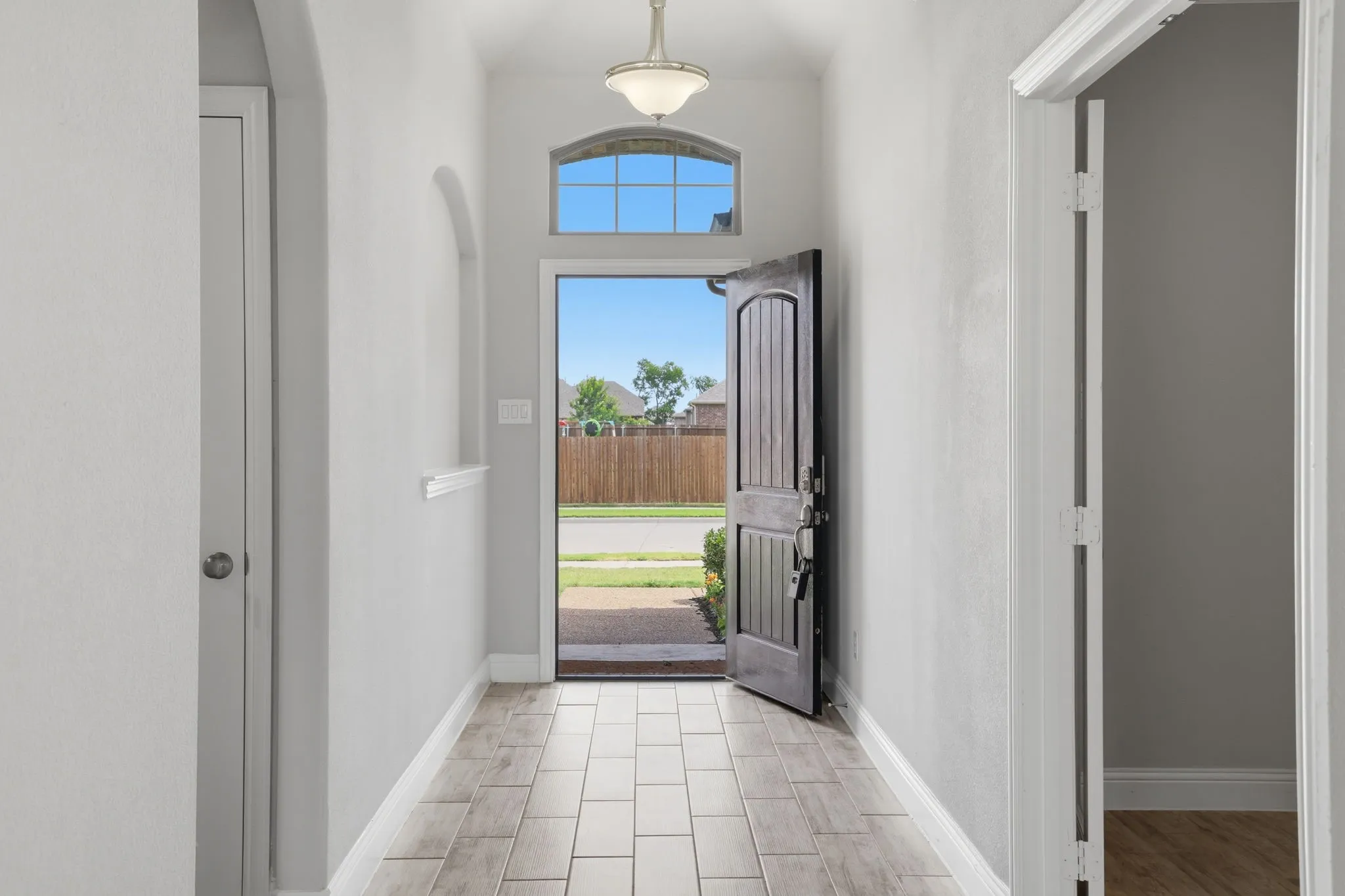 Single Family Residence For Sale in Collin County , 2911 Diamondback Drive, Melissa, Texas 75454, 3 Bedroom, 2 Bathroom, 2 Garage spaces, 1,877 Sqft, built in 2022, mls#21329035, Real Estate Agent in Melissa, Homes For Sale in Collin county, Homes For Sale in Melissa, Realtor in Melissa Texas, Real Estate Brokerage Independent Realty Texas, Luminita Cordes Realtor