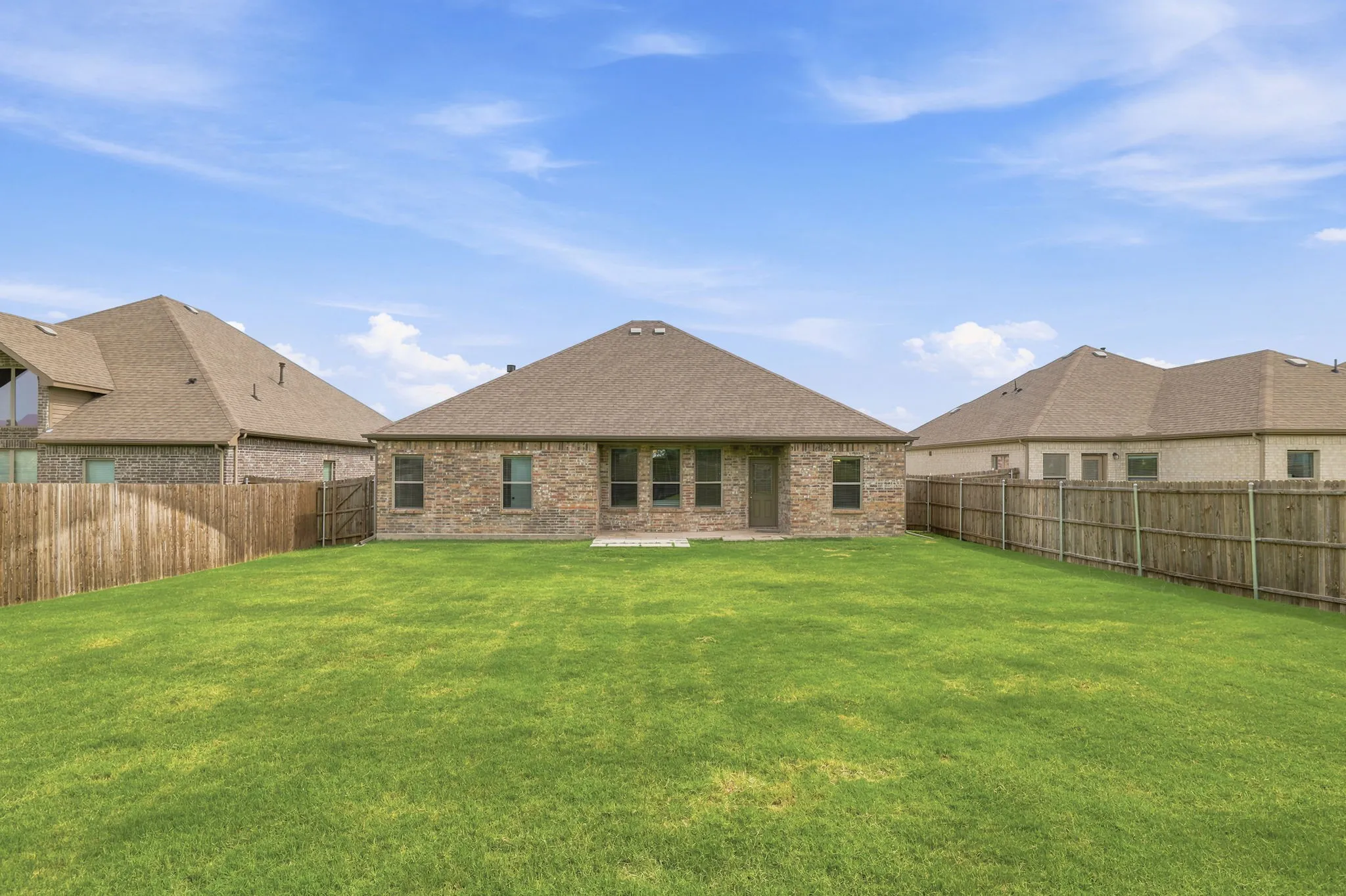 Single Family Residence For Sale in Collin County , 2911 Diamondback Drive, Melissa, Texas 75454, 3 Bedroom, 2 Bathroom, 2 Garage spaces, 1,877 Sqft, built in 2022, mls#21329035, Real Estate Agent in Melissa, Homes For Sale in Collin county, Homes For Sale in Melissa, Realtor in Melissa Texas, Real Estate Brokerage Independent Realty Texas, Luminita Cordes Realtor