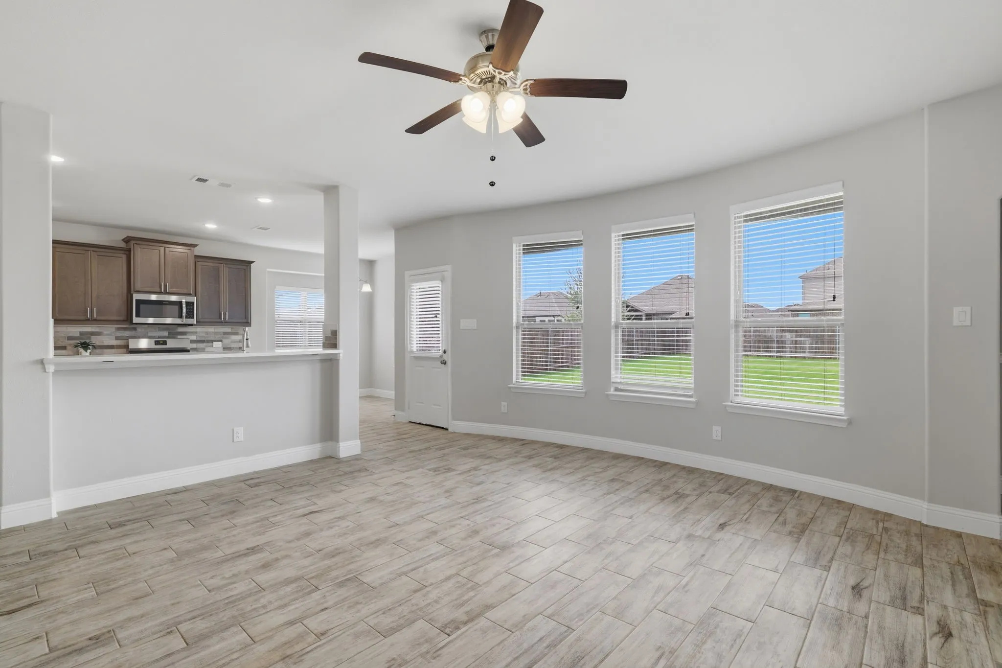 Single Family Residence For Sale in Collin County , 2911 Diamondback Drive, Melissa, Texas 75454, 3 Bedroom, 2 Bathroom, 2 Garage spaces, 1,877 Sqft, built in 2022, mls#21329035, Real Estate Agent in Melissa, Homes For Sale in Collin county, Homes For Sale in Melissa, Realtor in Melissa Texas, Real Estate Brokerage Independent Realty Texas, Luminita Cordes Realtor