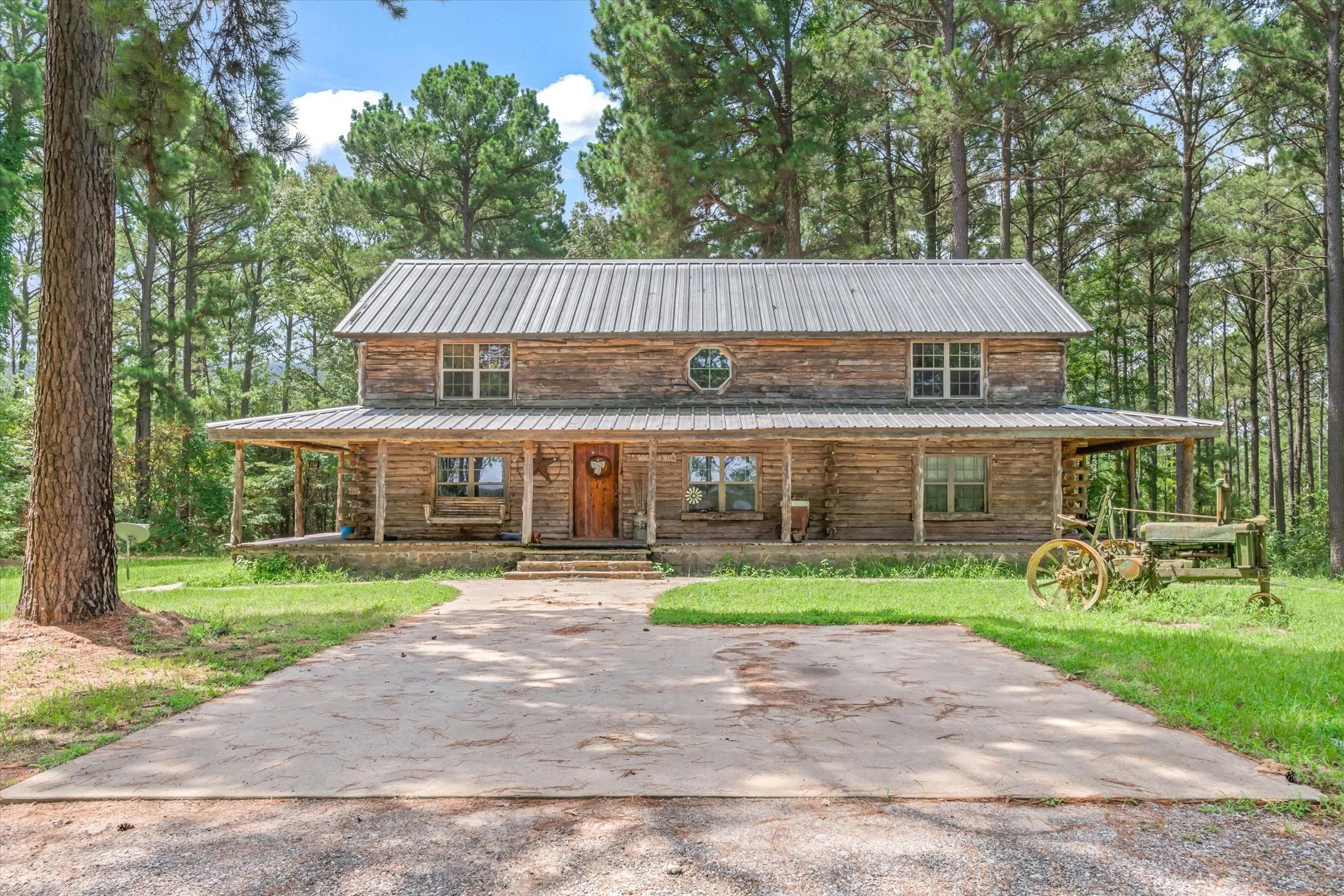 Single Family Residence For Sale in Smith County , 23340 FM 1253, Mineola, Texas 75773, 3 Bedroom, 3 Bathroom, Garage spaces, 2,304 Sqft, built in 2006, mls#21331833, Real Estate Agent in Mineola, Homes For Sale in Smith county, Homes For Sale in Mineola, Realtor in Mineola Texas, Real Estate Brokerage Independent Realty Texas, Luminita Cordes Realtor