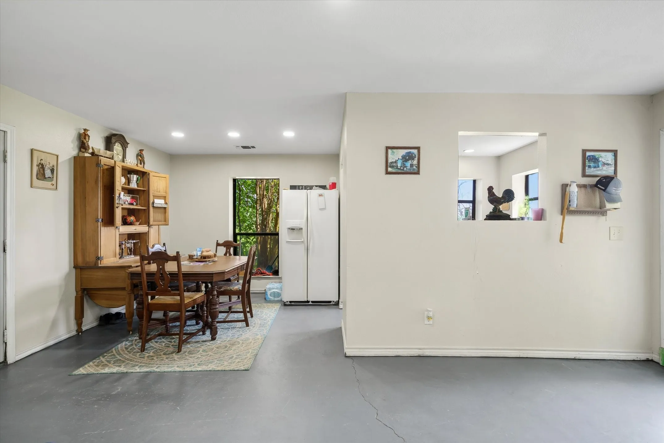 Single Family Residence For Sale in Smith County , 23340 FM 1253, Mineola, Texas 75773, 3 Bedroom, 3 Bathroom, Garage spaces, 2,304 Sqft, built in 2006, mls#21331833, Real Estate Agent in Mineola, Homes For Sale in Smith county, Homes For Sale in Mineola, Realtor in Mineola Texas, Real Estate Brokerage Independent Realty Texas, Luminita Cordes Realtor