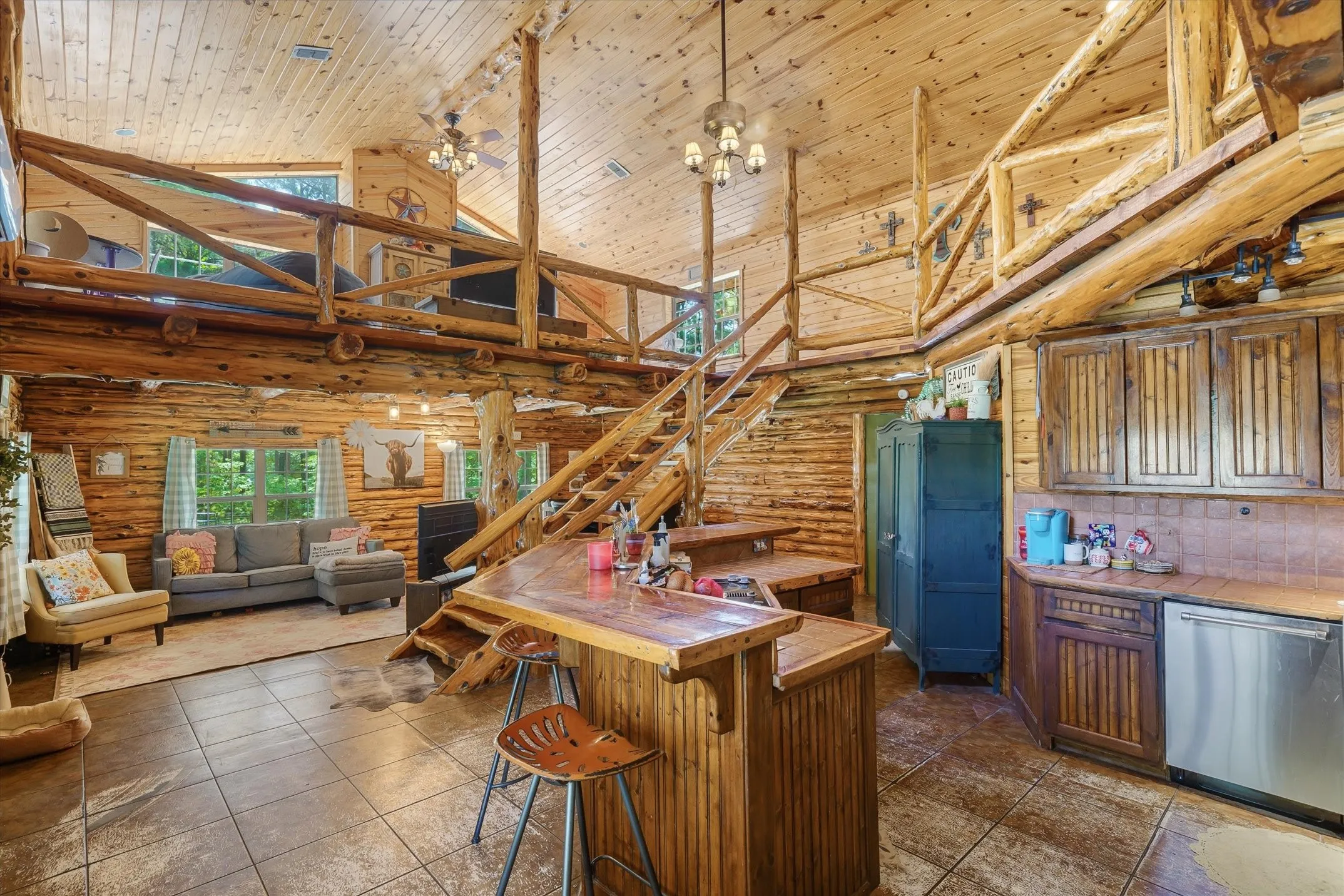 Single Family Residence For Sale in Smith County , 23340 FM 1253, Mineola, Texas 75773, 3 Bedroom, 3 Bathroom, Garage spaces, 2,304 Sqft, built in 2006, mls#21331833, Real Estate Agent in Mineola, Homes For Sale in Smith county, Homes For Sale in Mineola, Realtor in Mineola Texas, Real Estate Brokerage Independent Realty Texas, Luminita Cordes Realtor