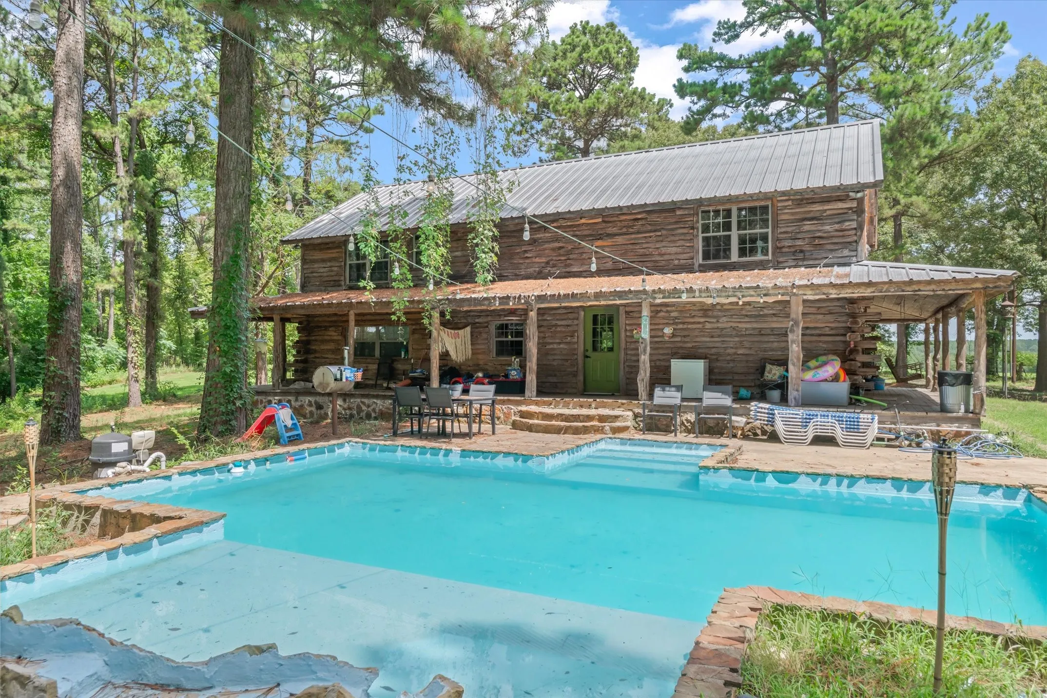 Single Family Residence For Sale in Smith County , 23340 FM 1253, Mineola, Texas 75773, 3 Bedroom, 3 Bathroom, Garage spaces, 2,304 Sqft, built in 2006, mls#21331833, Real Estate Agent in Mineola, Homes For Sale in Smith county, Homes For Sale in Mineola, Realtor in Mineola Texas, Real Estate Brokerage Independent Realty Texas, Luminita Cordes Realtor