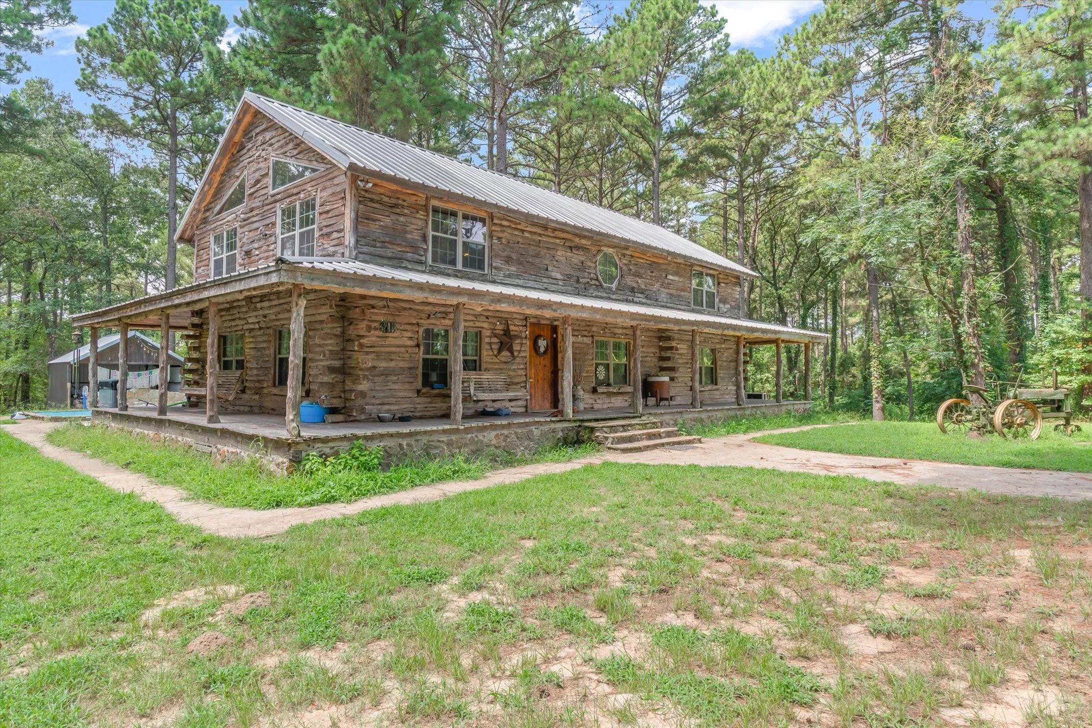 Single Family Residence For Sale in Smith County , 23340 FM 1253, Mineola, Texas 75773, 3 Bedroom, 3 Bathroom, Garage spaces, 2,304 Sqft, built in 2006, mls#21331833, Real Estate Agent in Mineola, Homes For Sale in Smith county, Homes For Sale in Mineola, Realtor in Mineola Texas, Real Estate Brokerage Independent Realty Texas, Luminita Cordes Realtor