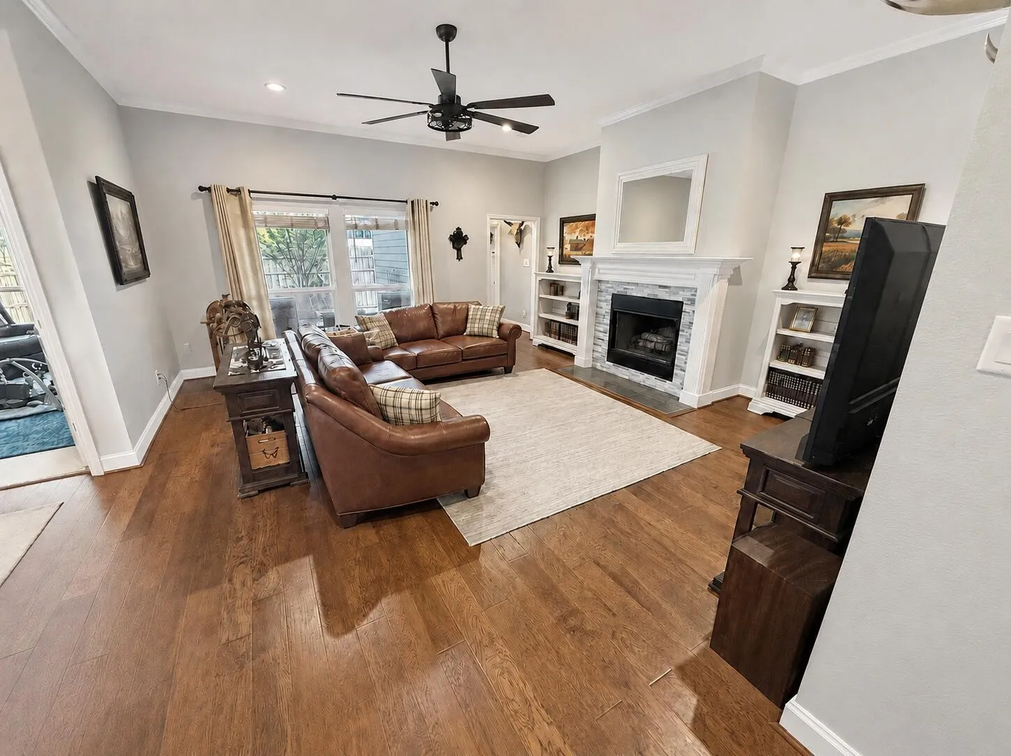 Single Family Residence For Sale in Tarrant County , 4803 Calmont Avenue, Fort Worth, Texas 76107, 3 Bedroom, 2 Bathroom, 2 Garage spaces, 2,574 Sqft, built in 2016, mls#21335891, Real Estate Agent in Fort Worth, Homes For Sale in Tarrant county, Homes For Sale in Fort Worth, Realtor in Fort Worth Texas, Real Estate Brokerage Independent Realty Texas, Luminita Cordes Realtor