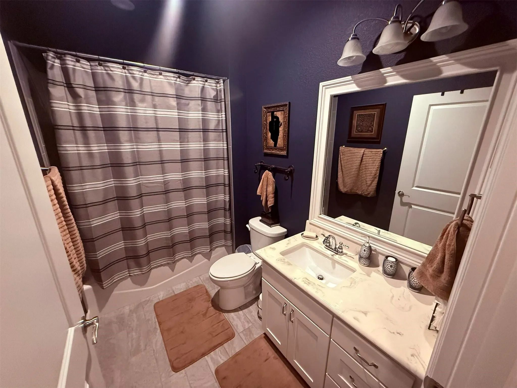 Single Family Residence For Sale in Tarrant County , 4803 Calmont Avenue, Fort Worth, Texas 76107, 3 Bedroom, 2 Bathroom, 2 Garage spaces, 2,574 Sqft, built in 2016, mls#21335891, Real Estate Agent in Fort Worth, Homes For Sale in Tarrant county, Homes For Sale in Fort Worth, Realtor in Fort Worth Texas, Real Estate Brokerage Independent Realty Texas, Luminita Cordes Realtor