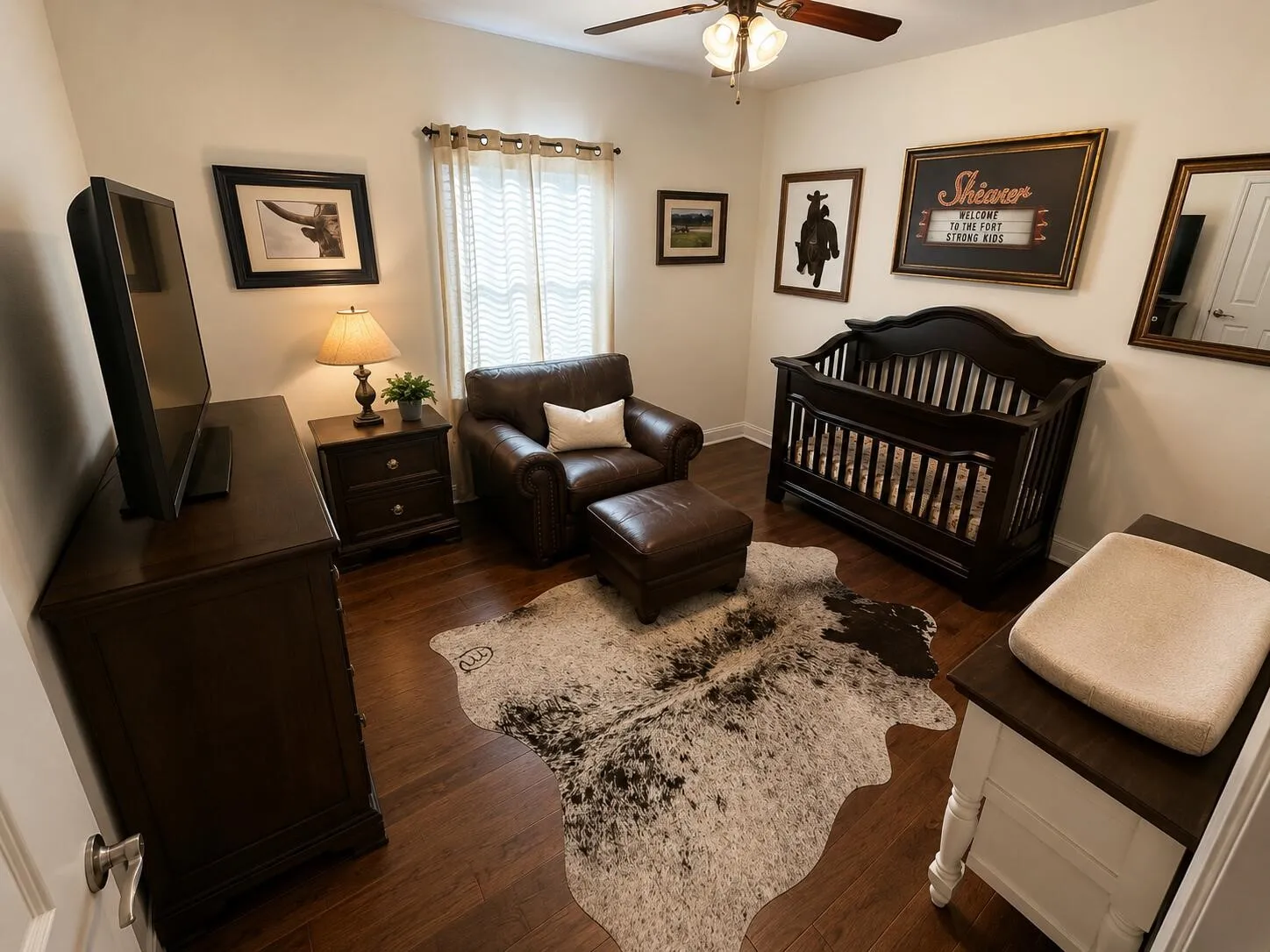 Single Family Residence For Sale in Tarrant County , 4803 Calmont Avenue, Fort Worth, Texas 76107, 3 Bedroom, 2 Bathroom, 2 Garage spaces, 2,574 Sqft, built in 2016, mls#21335891, Real Estate Agent in Fort Worth, Homes For Sale in Tarrant county, Homes For Sale in Fort Worth, Realtor in Fort Worth Texas, Real Estate Brokerage Independent Realty Texas, Luminita Cordes Realtor