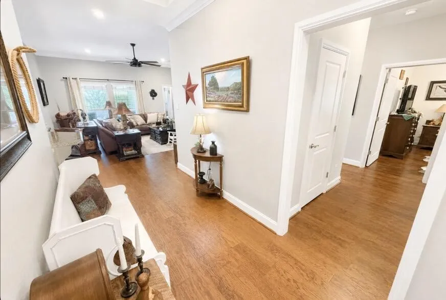 Single Family Residence For Sale in Tarrant County , 4803 Calmont Avenue, Fort Worth, Texas 76107, 3 Bedroom, 2 Bathroom, 2 Garage spaces, 2,574 Sqft, built in 2016, mls#21335891, Real Estate Agent in Fort Worth, Homes For Sale in Tarrant county, Homes For Sale in Fort Worth, Realtor in Fort Worth Texas, Real Estate Brokerage Independent Realty Texas, Luminita Cordes Realtor