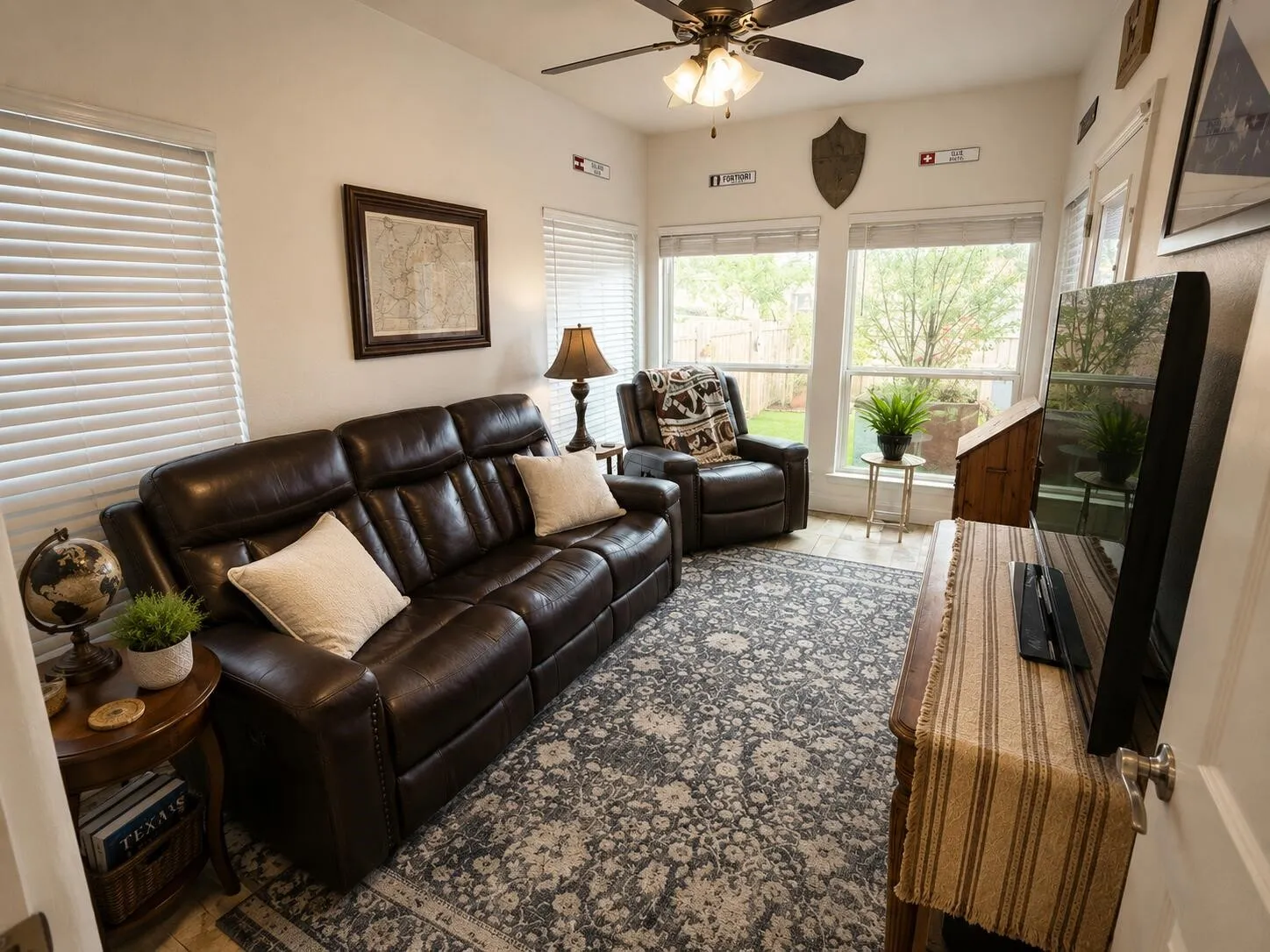 Single Family Residence For Sale in Tarrant County , 4803 Calmont Avenue, Fort Worth, Texas 76107, 3 Bedroom, 2 Bathroom, 2 Garage spaces, 2,574 Sqft, built in 2016, mls#21335891, Real Estate Agent in Fort Worth, Homes For Sale in Tarrant county, Homes For Sale in Fort Worth, Realtor in Fort Worth Texas, Real Estate Brokerage Independent Realty Texas, Luminita Cordes Realtor
