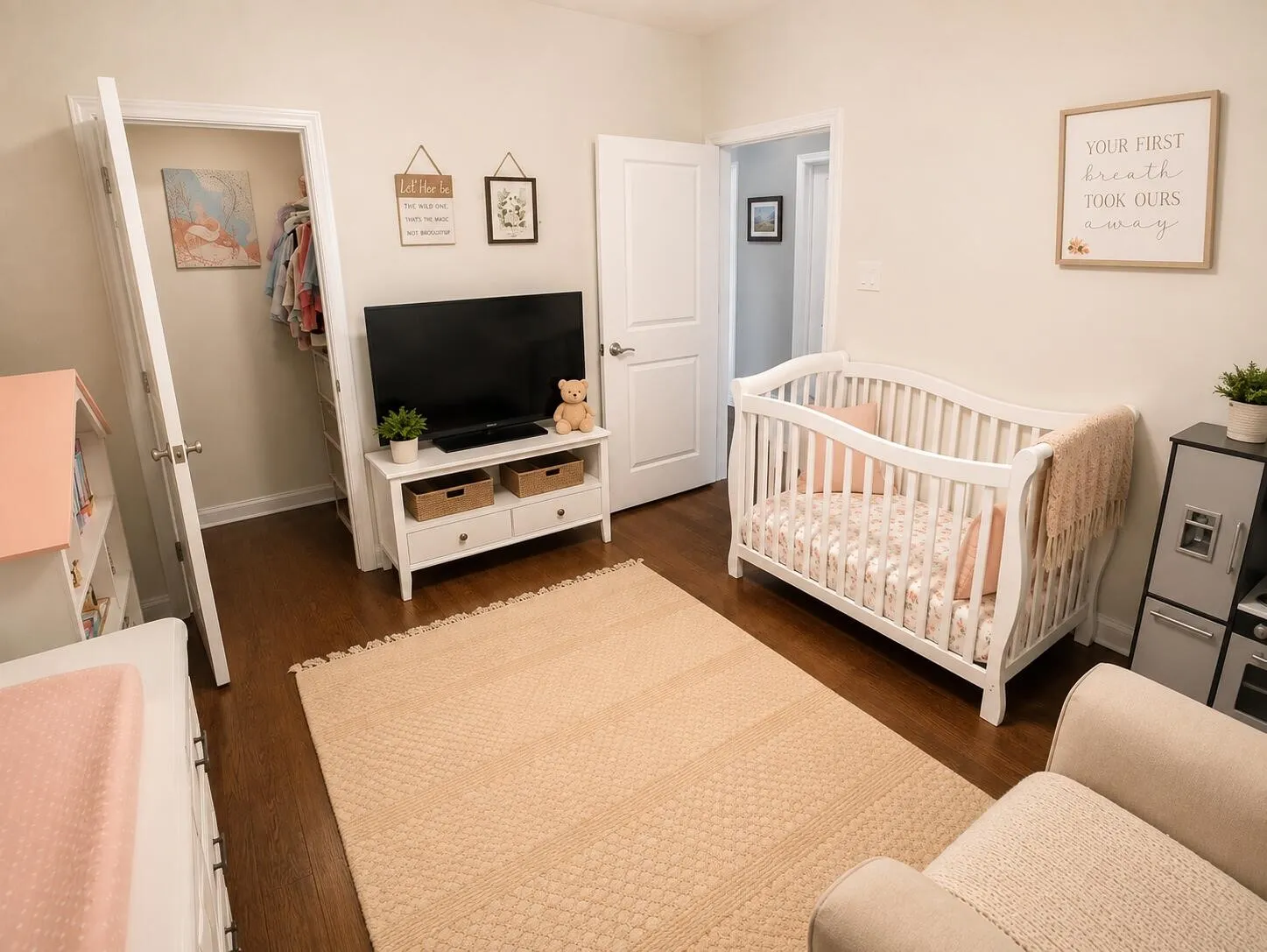 Single Family Residence For Sale in Tarrant County , 4803 Calmont Avenue, Fort Worth, Texas 76107, 3 Bedroom, 2 Bathroom, 2 Garage spaces, 2,574 Sqft, built in 2016, mls#21335891, Real Estate Agent in Fort Worth, Homes For Sale in Tarrant county, Homes For Sale in Fort Worth, Realtor in Fort Worth Texas, Real Estate Brokerage Independent Realty Texas, Luminita Cordes Realtor