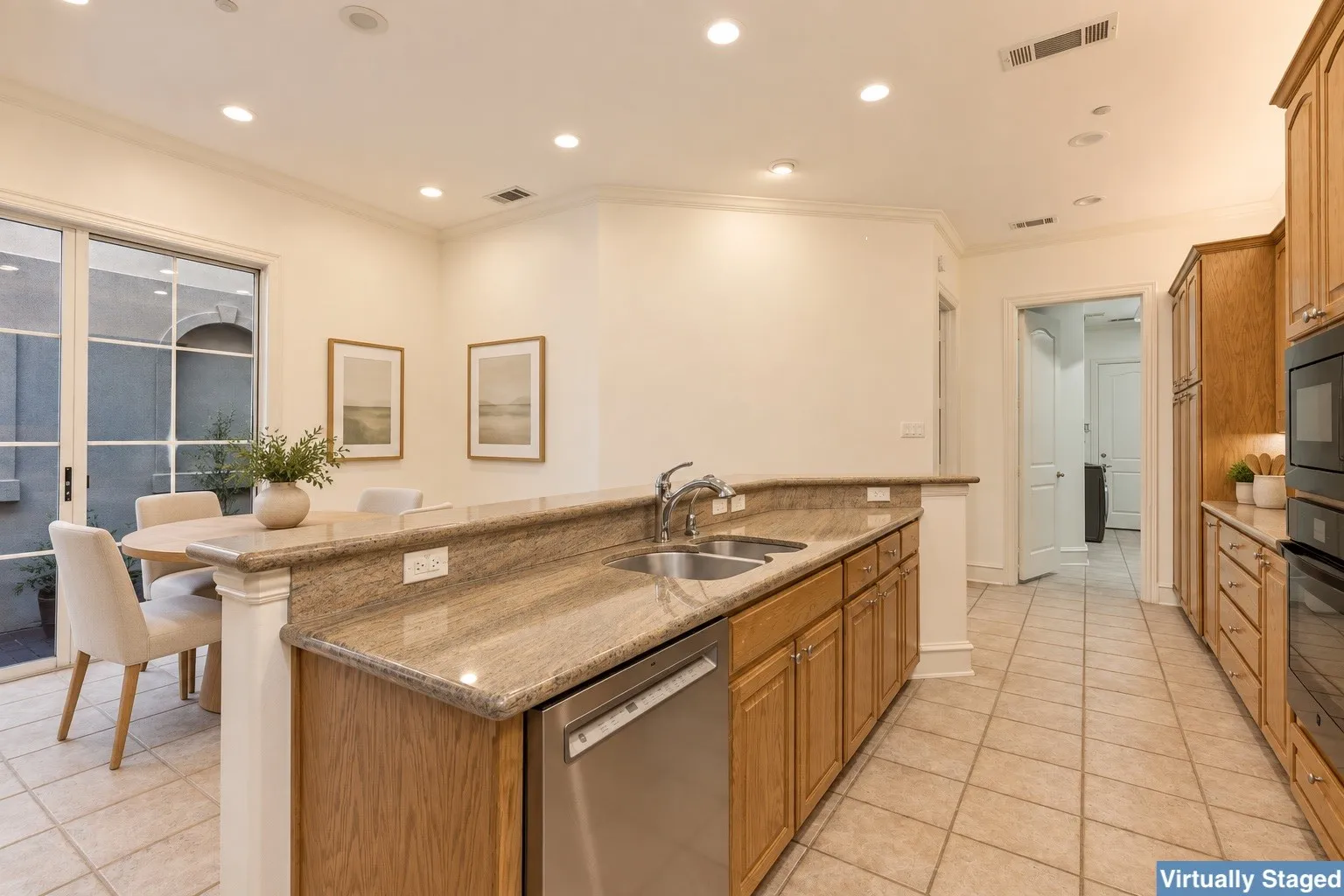Townhouse For Sale in Dallas County , 7411 Inwood Road, Dallas, Texas 75209, 3 Bedroom, 3 Bathroom, 2 Garage spaces, 2,892 Sqft, built in 1998, mls#21335900, Real Estate Agent in Dallas, Homes For Sale in Dallas county, Homes For Sale in Dallas, Realtor in Dallas Texas, Real Estate Brokerage Independent Realty Texas, Luminita Cordes Realtor