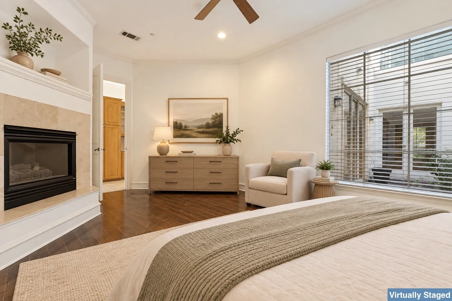Townhouse For Sale in Dallas County , 7411 Inwood Road, Dallas, Texas 75209, 3 Bedroom, 3 Bathroom, 2 Garage spaces, 2,892 Sqft, built in 1998, mls#21335900, Real Estate Agent in Dallas, Homes For Sale in Dallas county, Homes For Sale in Dallas, Realtor in Dallas Texas, Real Estate Brokerage Independent Realty Texas, Luminita Cordes Realtor