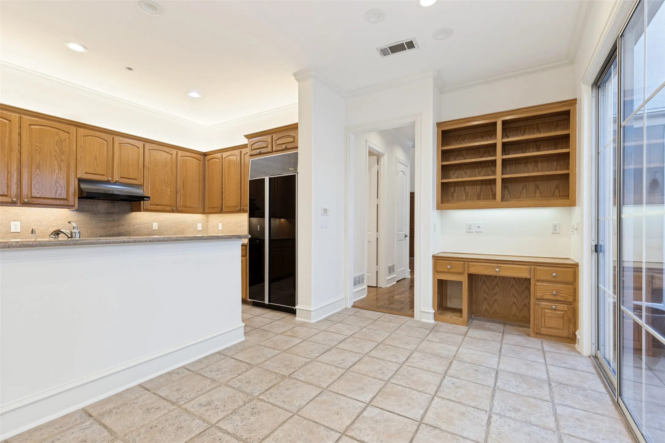 Townhouse For Sale in Dallas County , 7411 Inwood Road, Dallas, Texas 75209, 3 Bedroom, 3 Bathroom, 2 Garage spaces, 2,892 Sqft, built in 1998, mls#21335900, Real Estate Agent in Dallas, Homes For Sale in Dallas county, Homes For Sale in Dallas, Realtor in Dallas Texas, Real Estate Brokerage Independent Realty Texas, Luminita Cordes Realtor